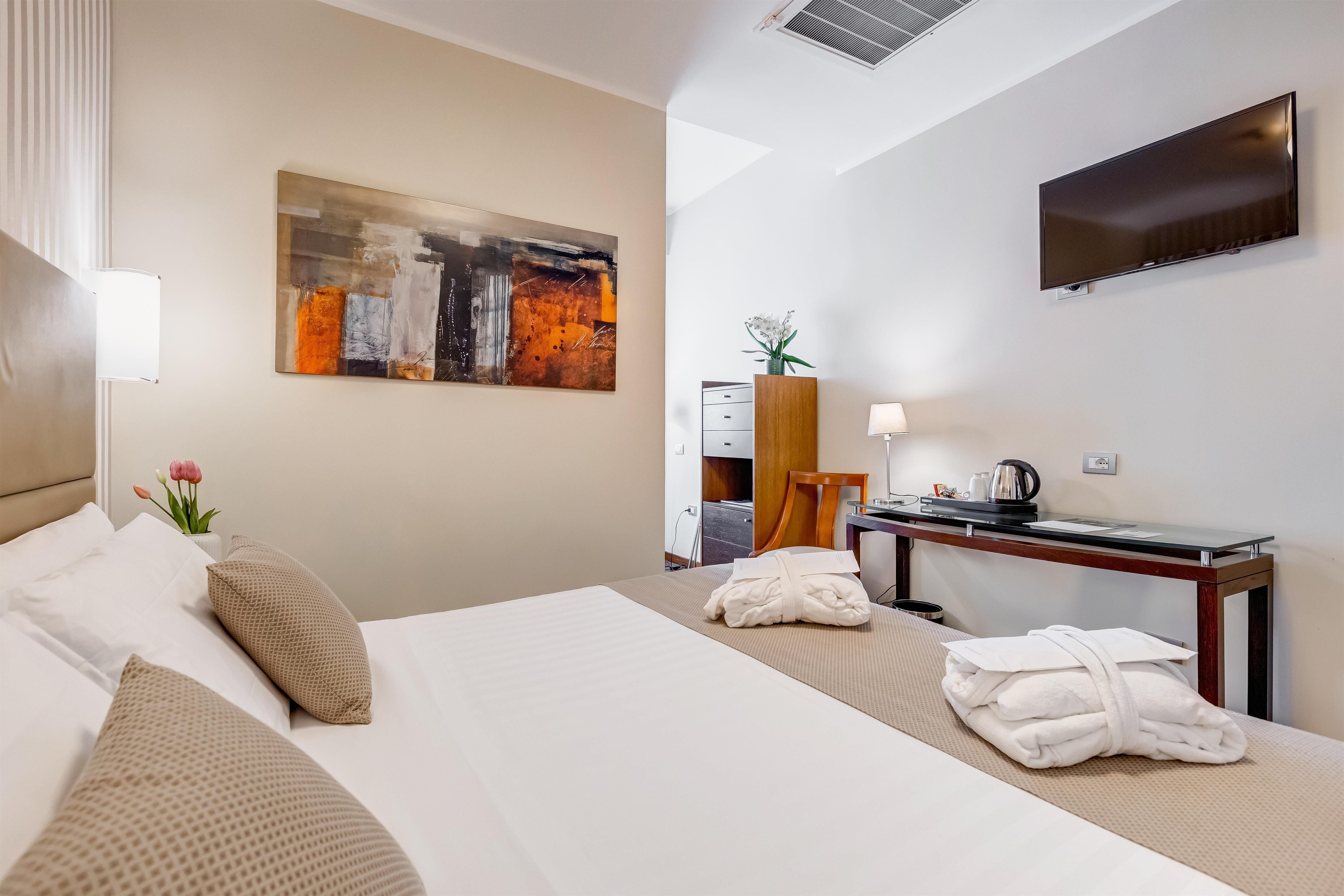 Triple Queen Size Bed