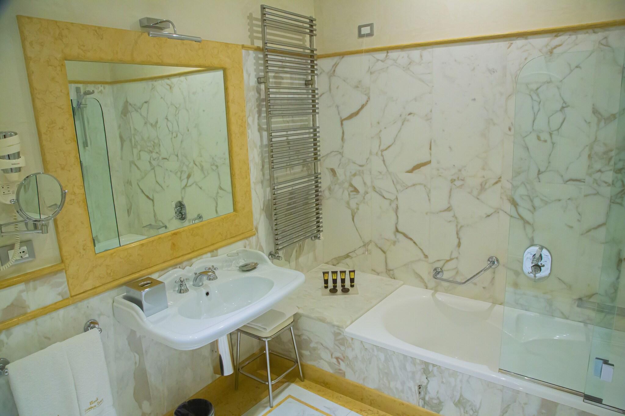 Junior Suite Accessible