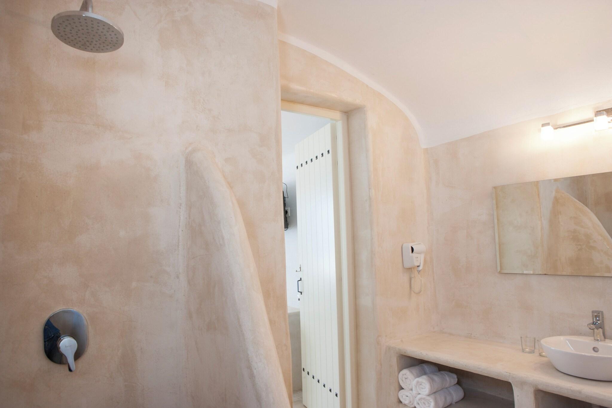 Triple with Private Pool