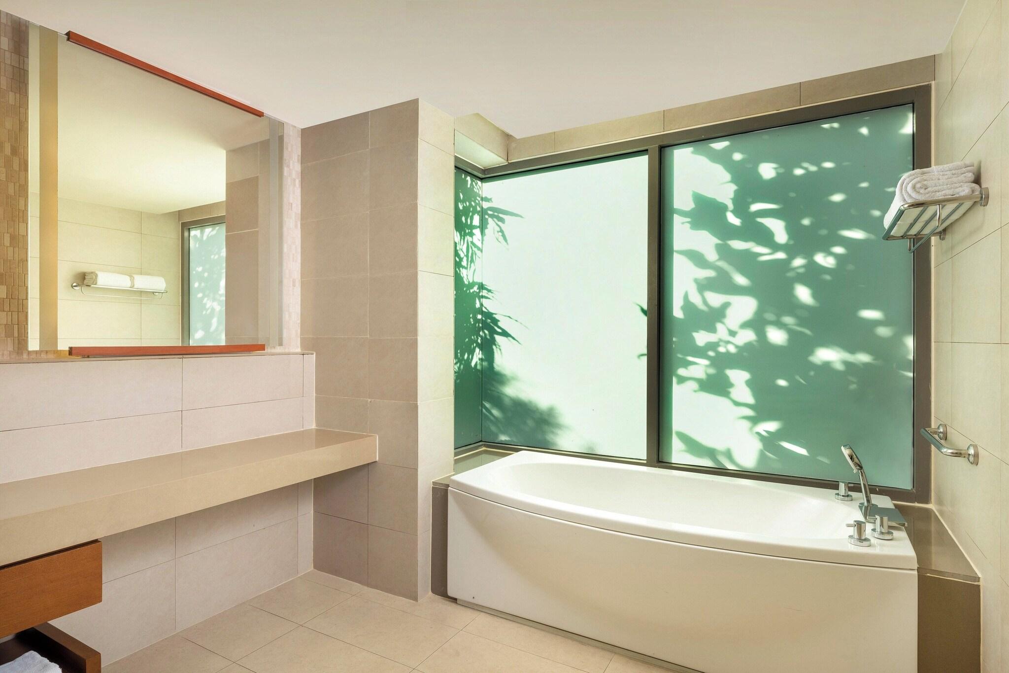 Quadruple Ocean Front Two Double Beds