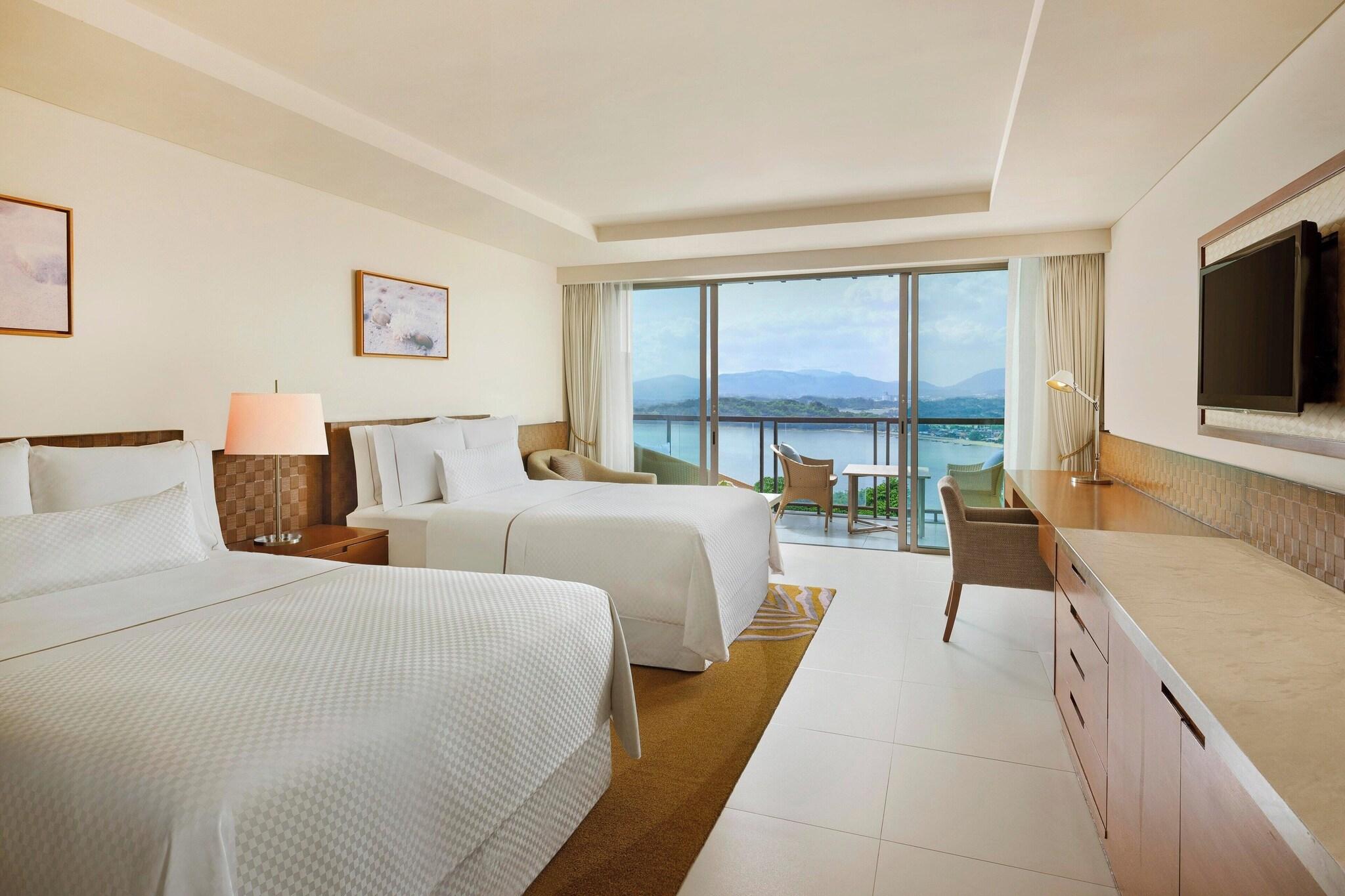 Quadruple Ocean Front Two Double Beds