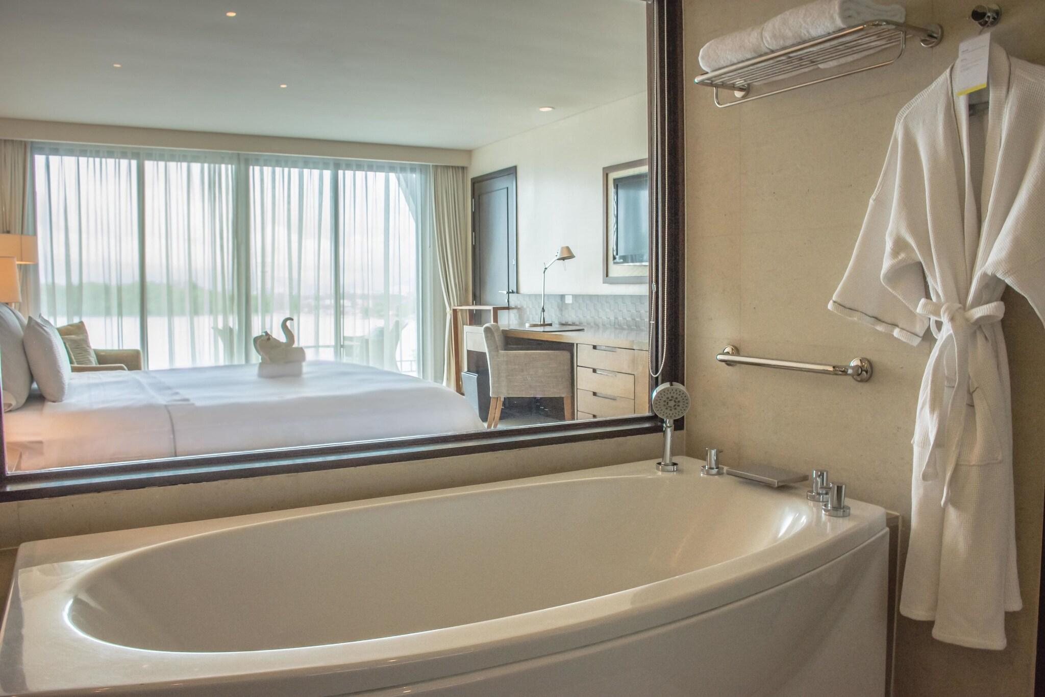 Suite Ocean Front One Bedroom