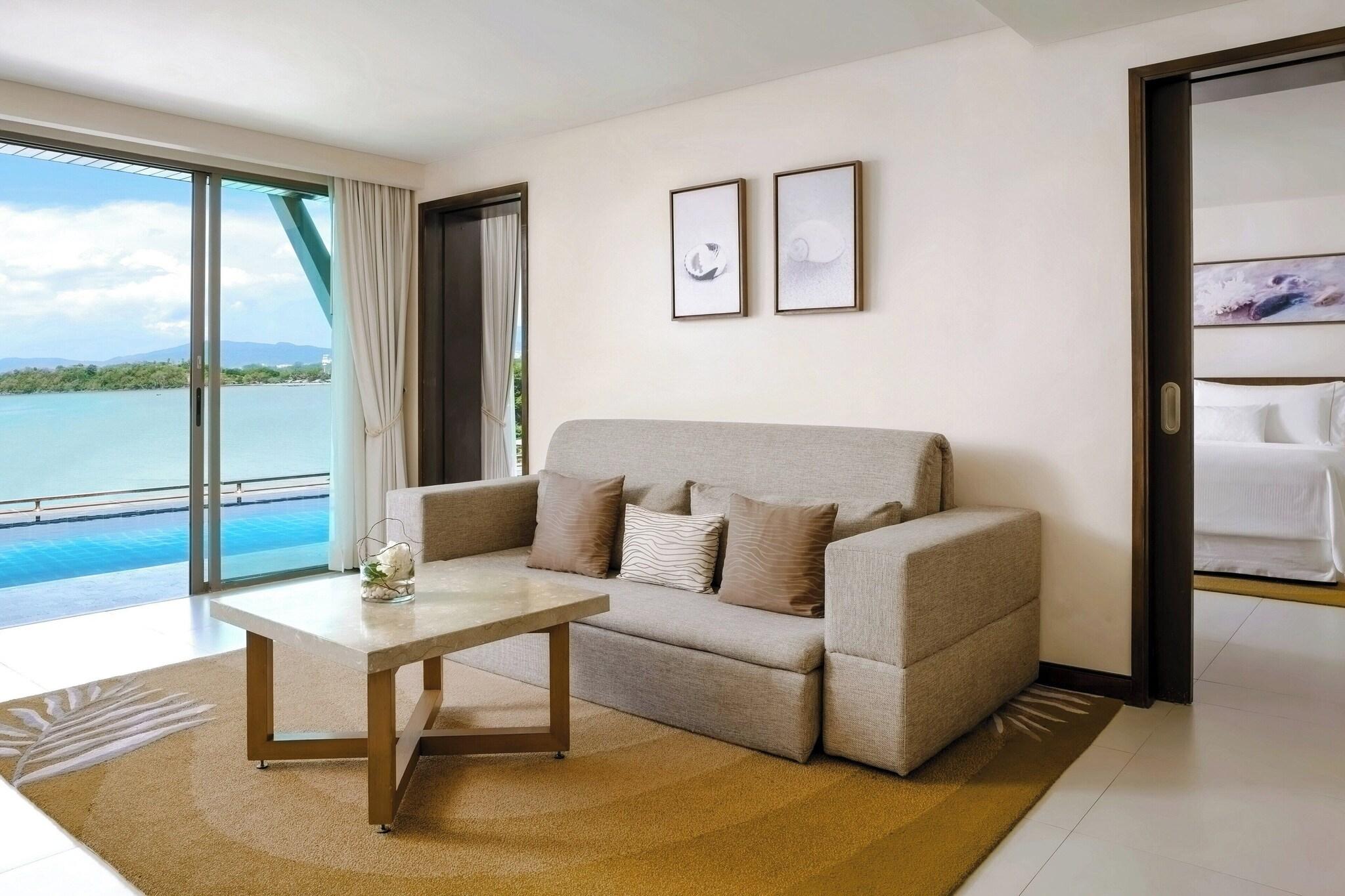 Suite Ocean Front King Bed