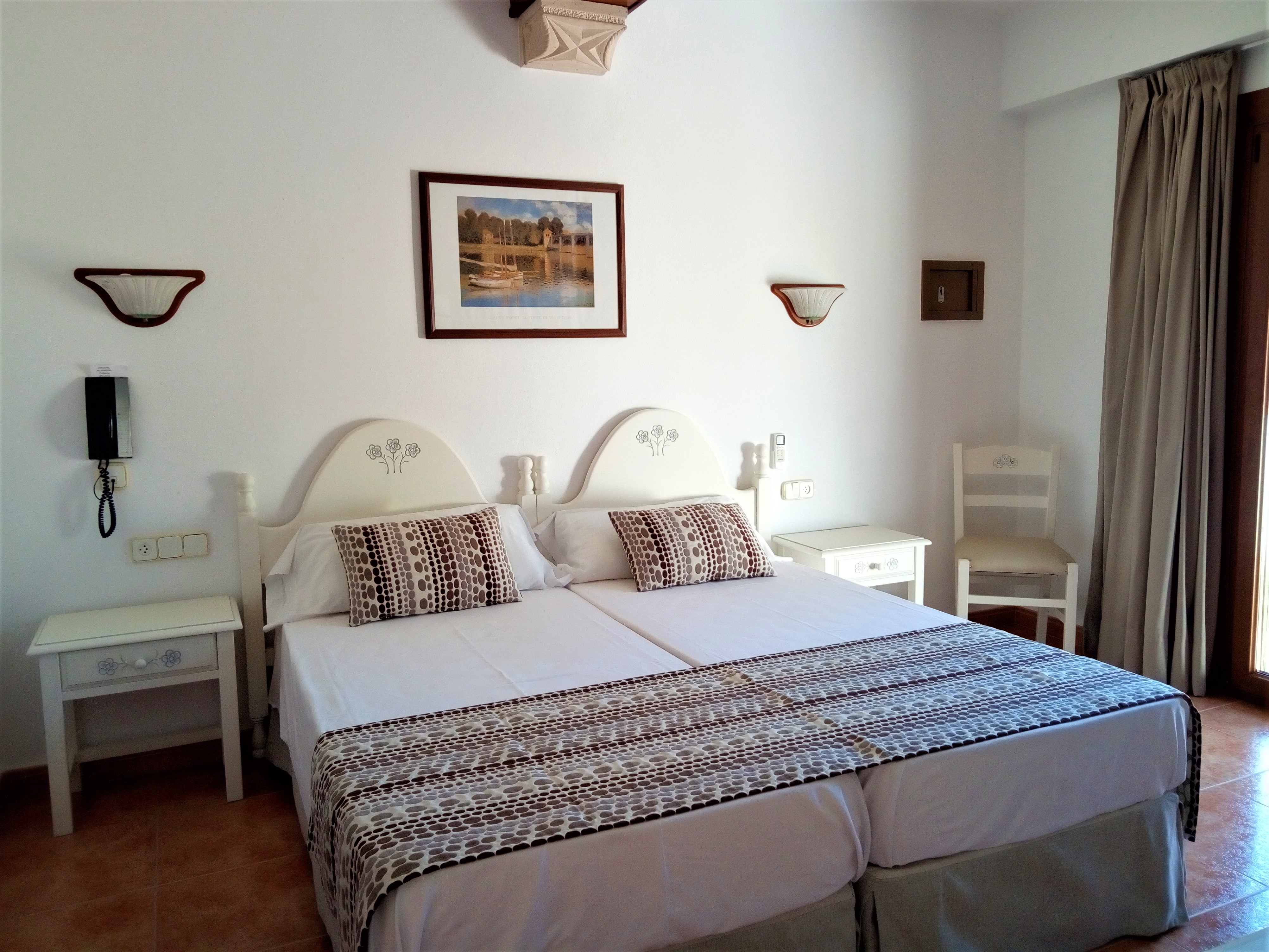 Double or Twin Standard