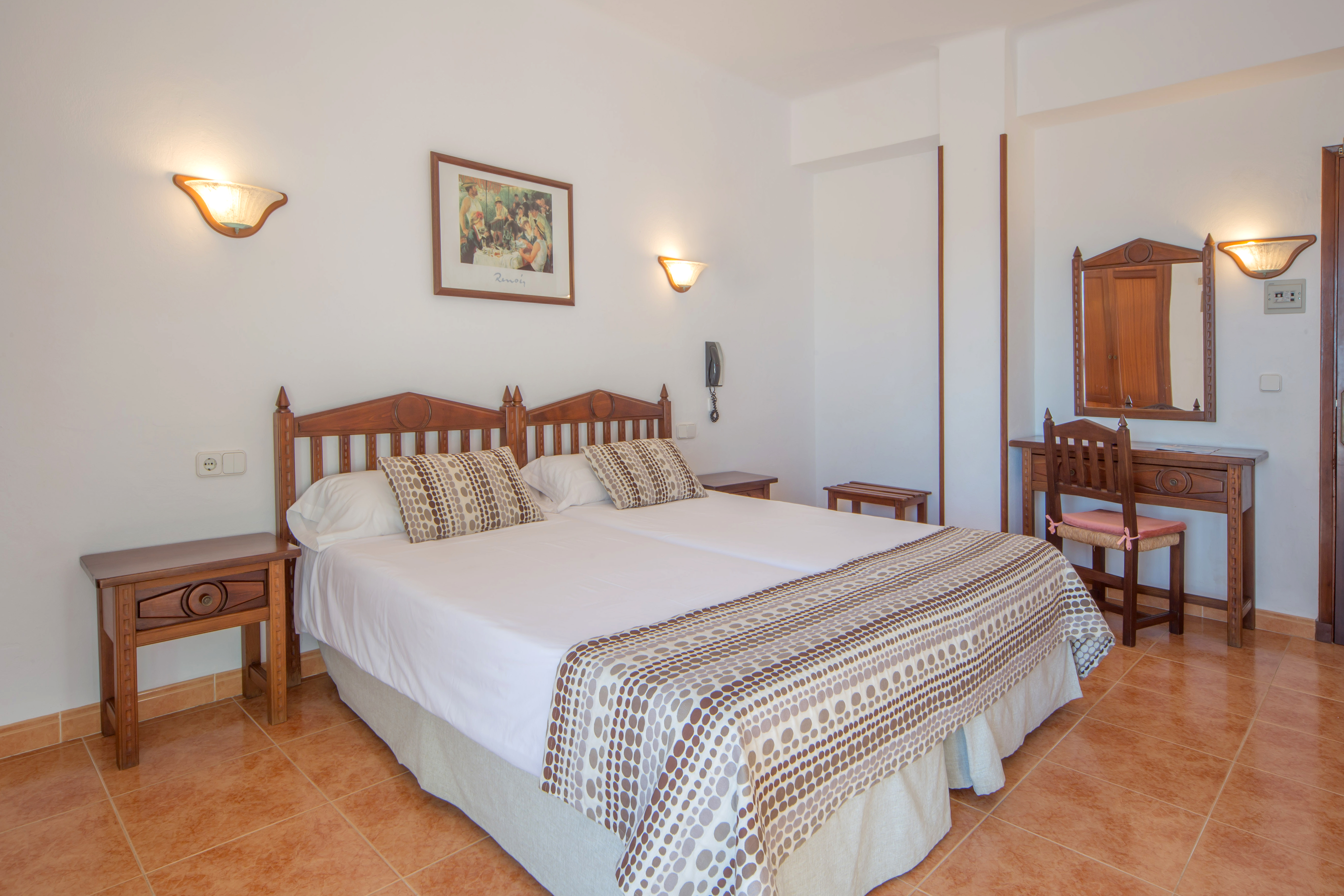 Double or Twin Standard