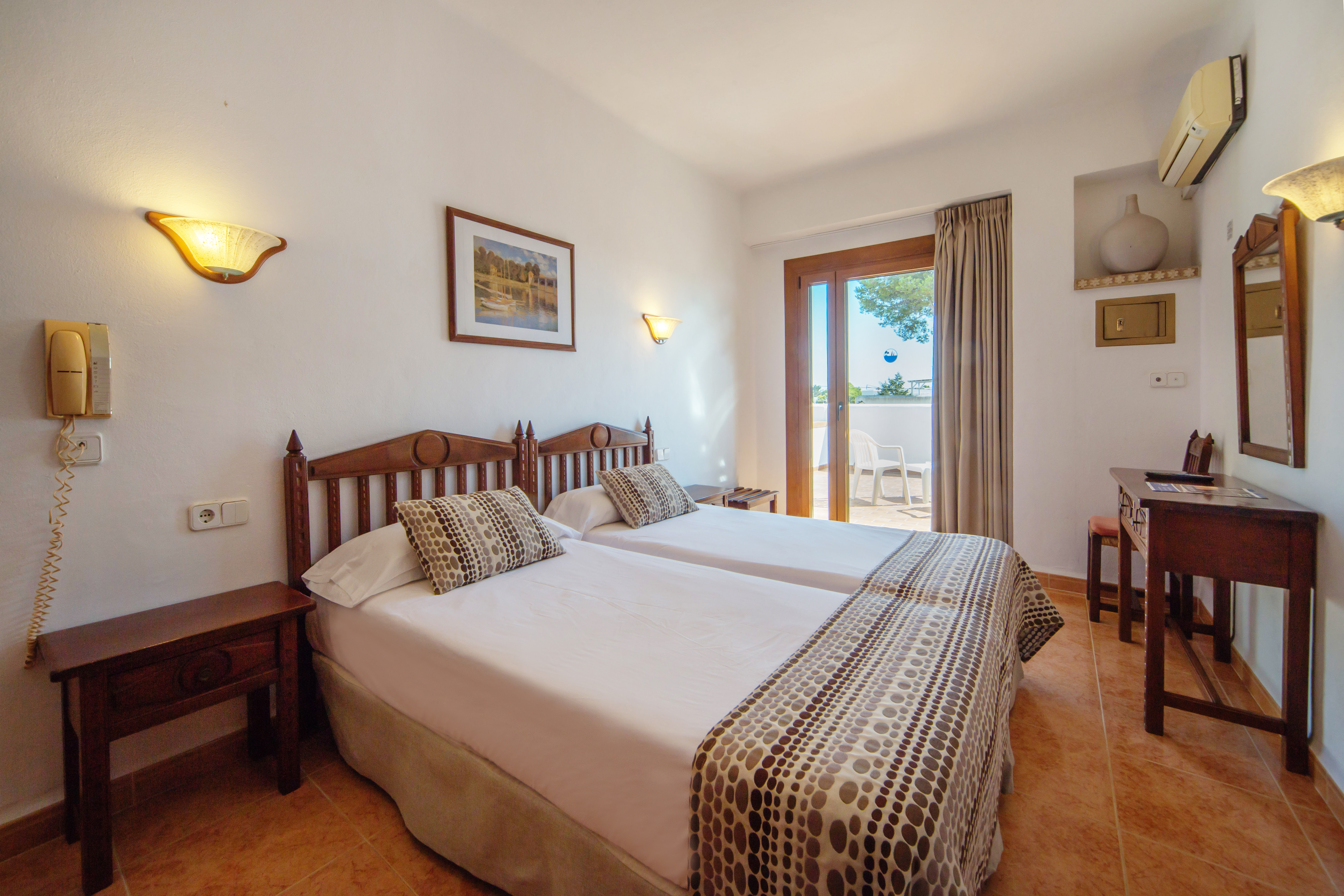 Double or Twin Standard