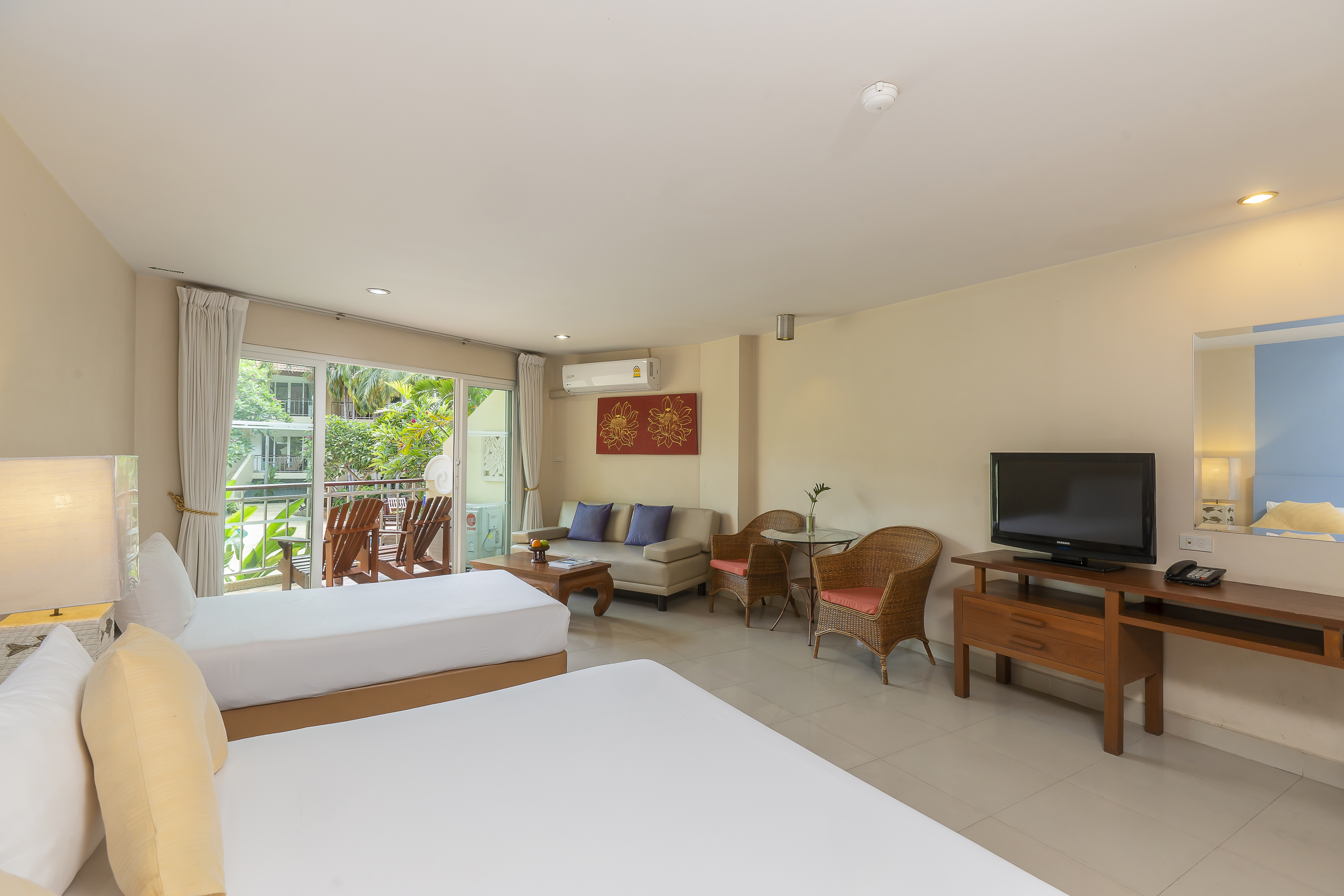 Family Room Deluxe Pool View