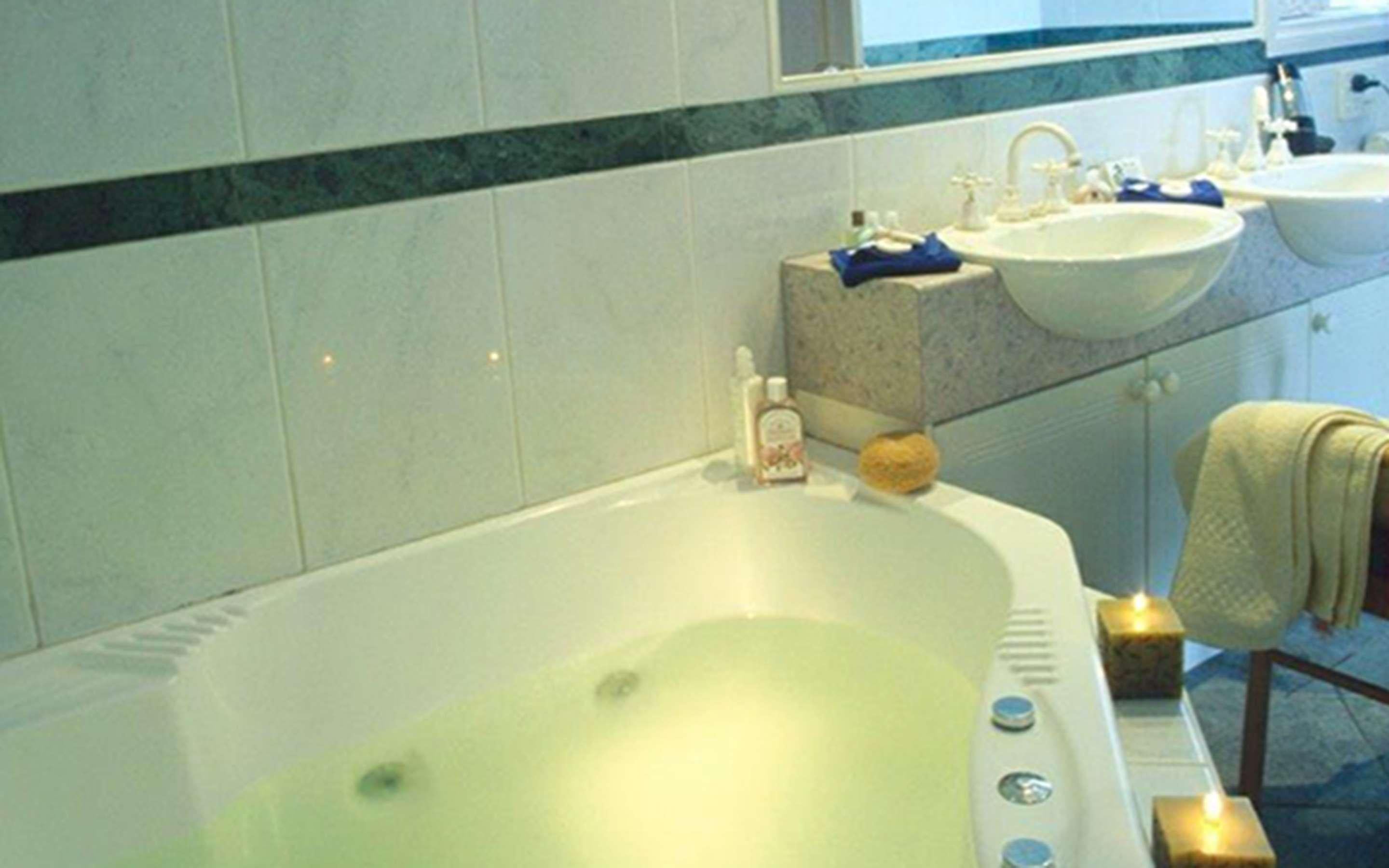 Double Queen Bed Non Smoking