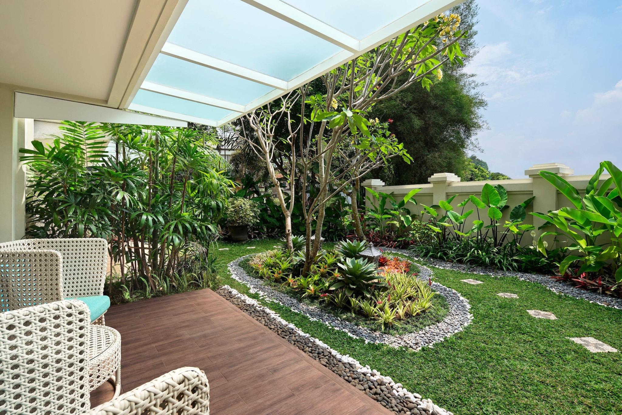 Double Club King Bed