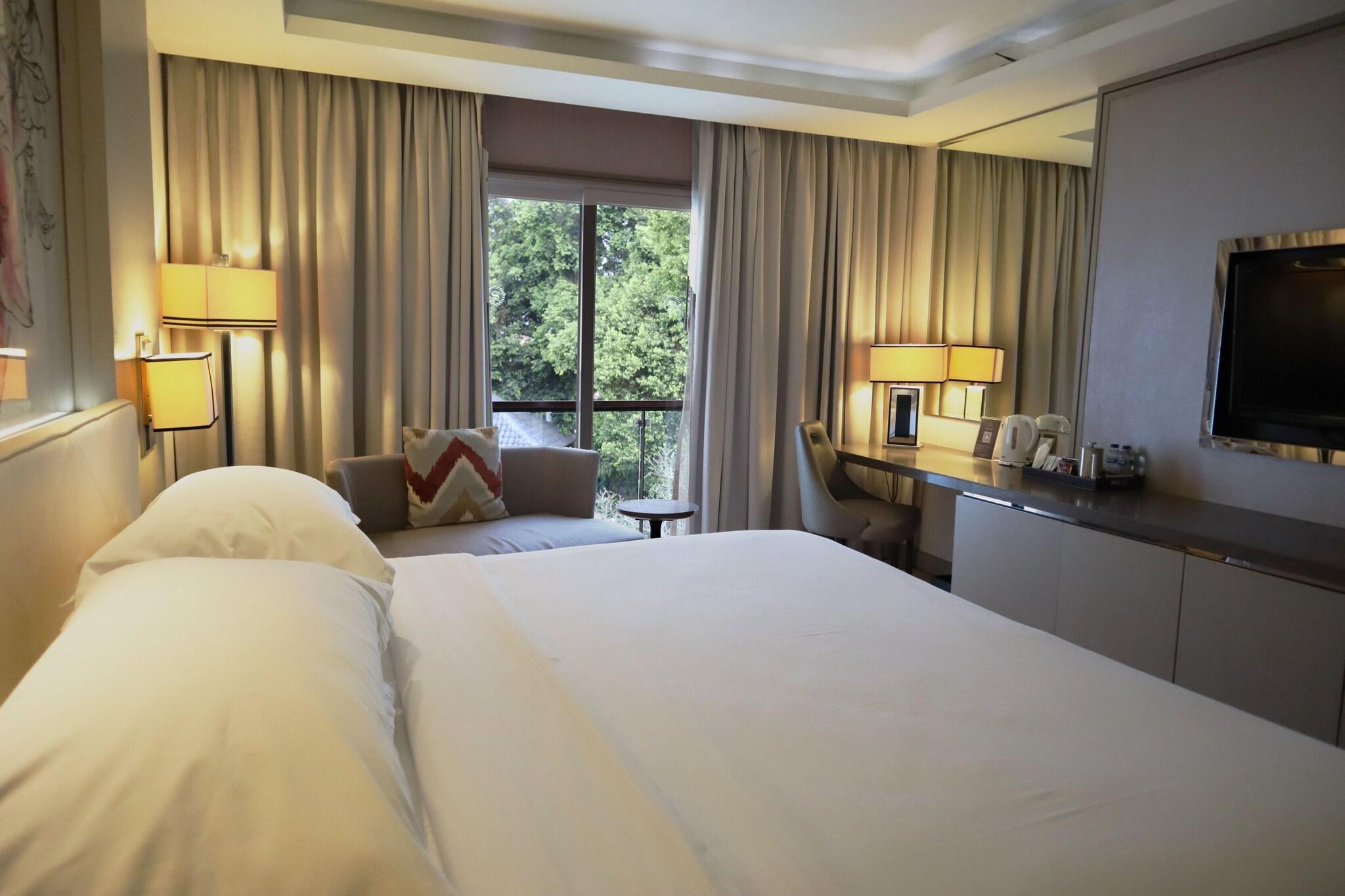 Double Deluxe King Bed