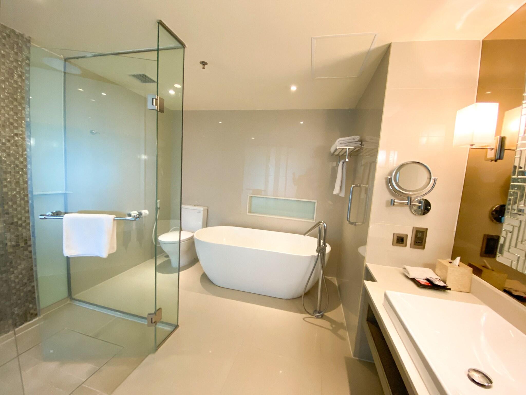 Double Club King Bed