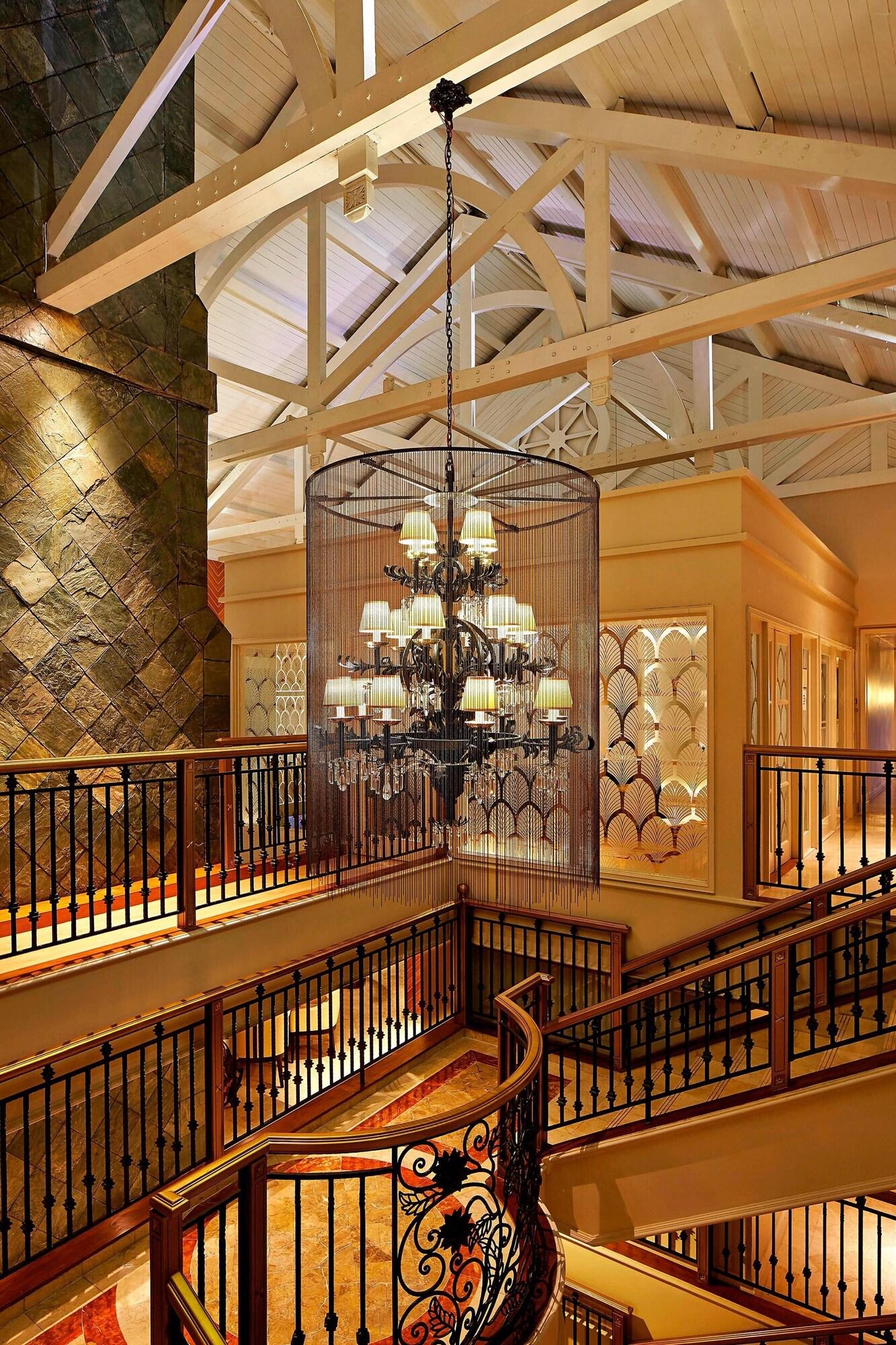 Double Club King Bed