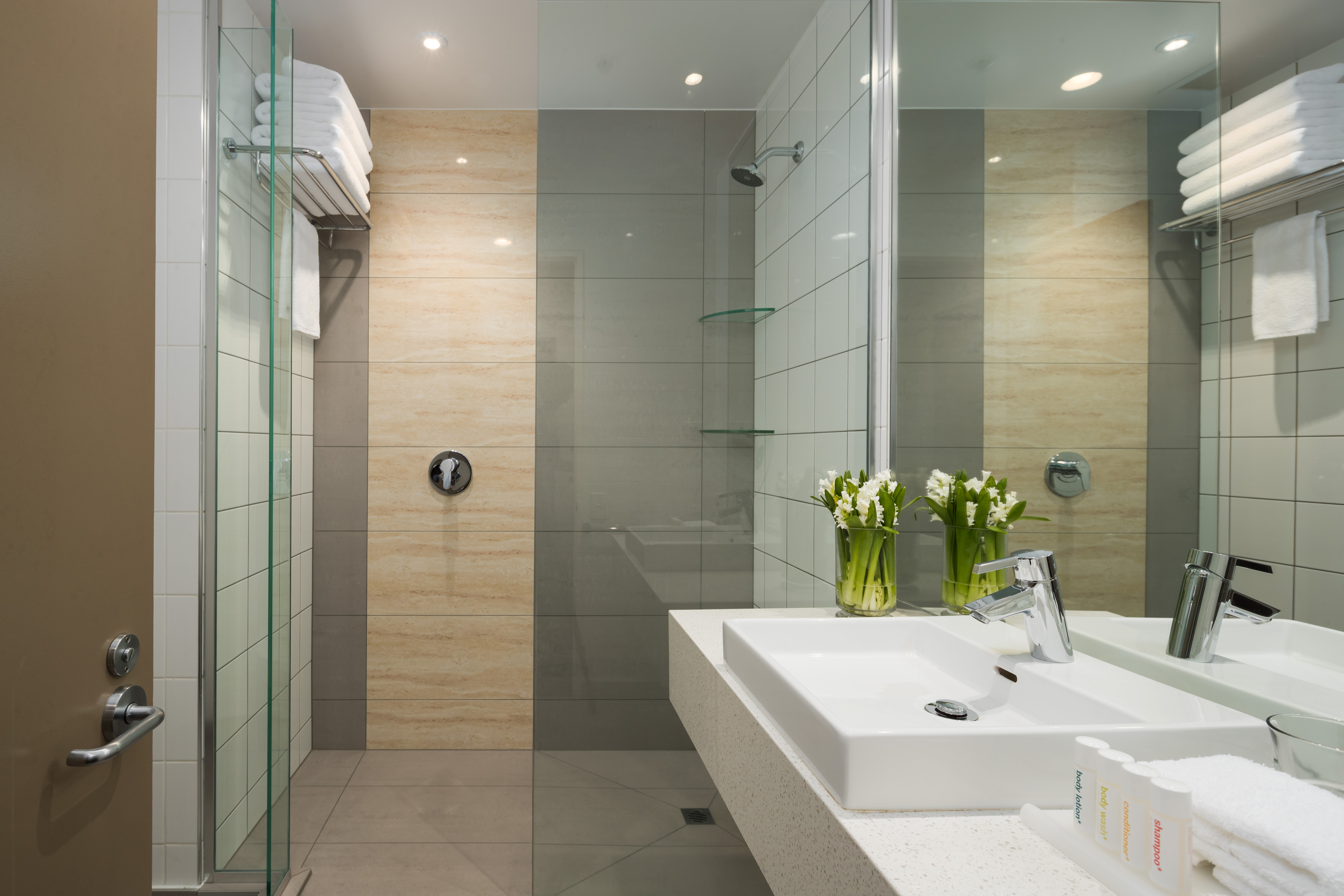 Double Deluxe City View King Bed