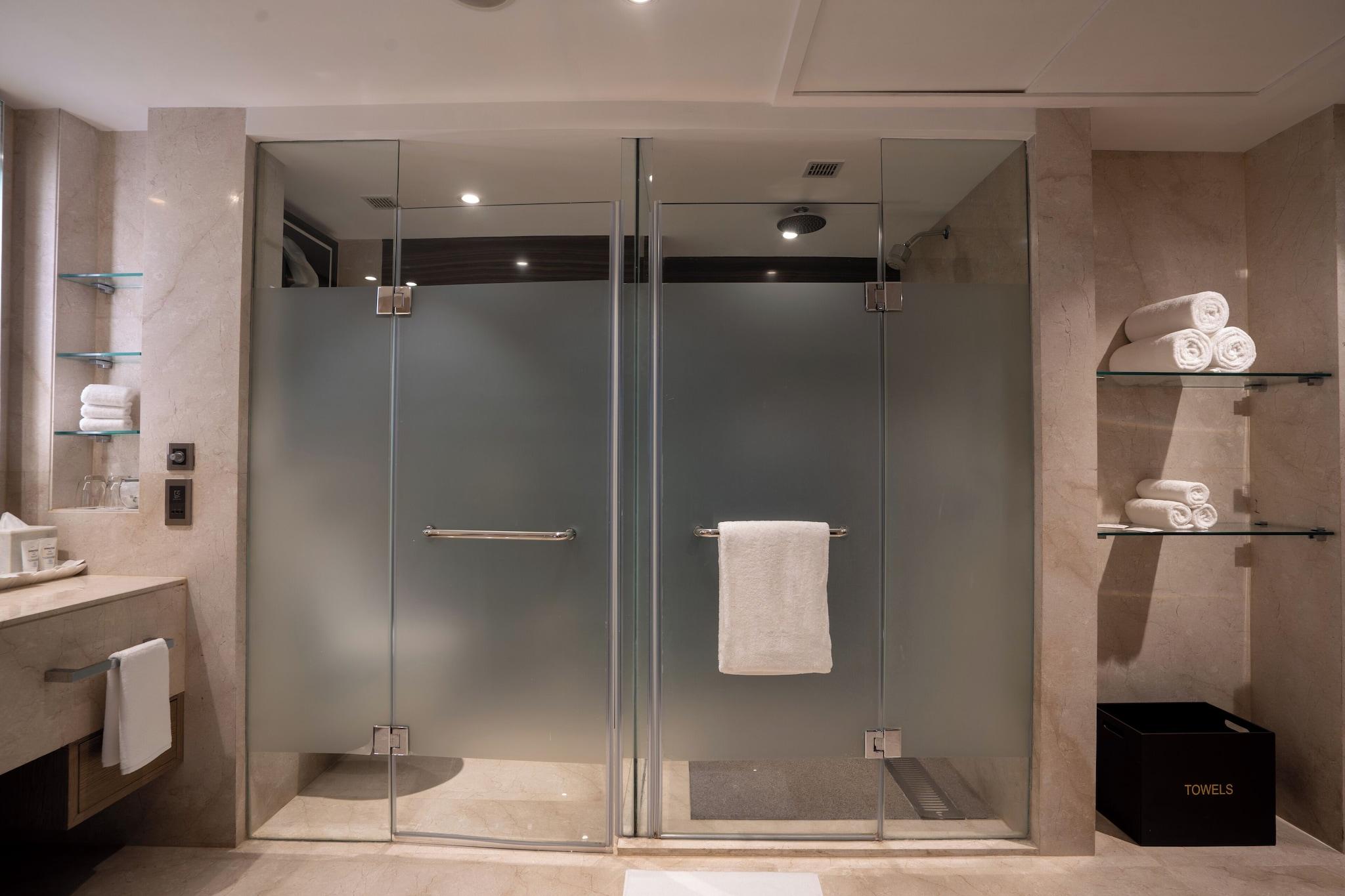 Suite Executive King Bed