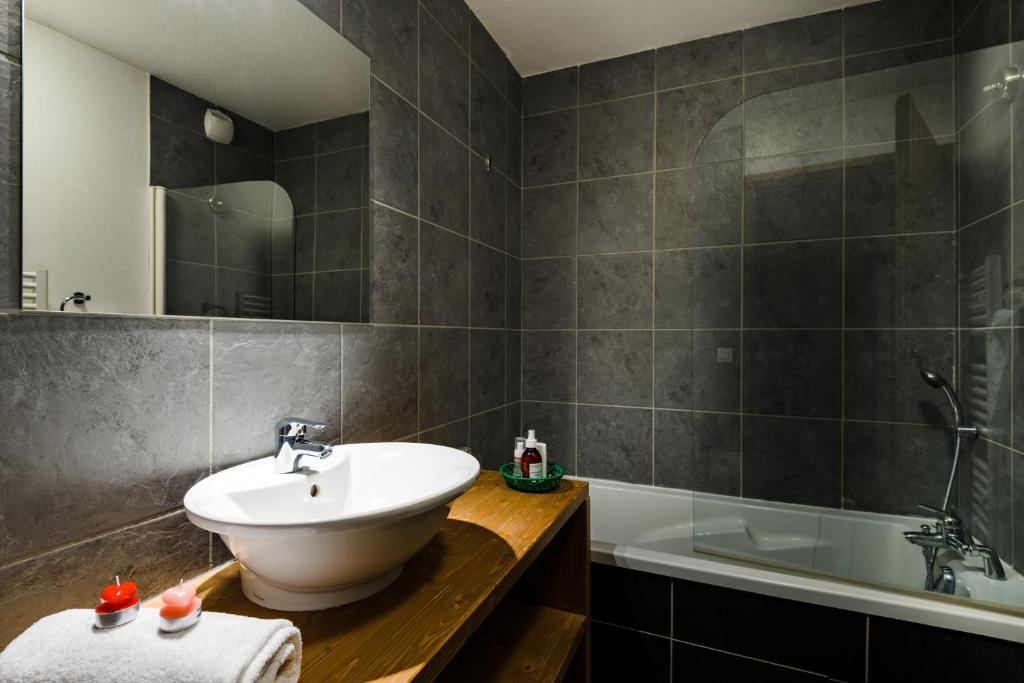 Apartment Capacity 8 Two Bedrooms