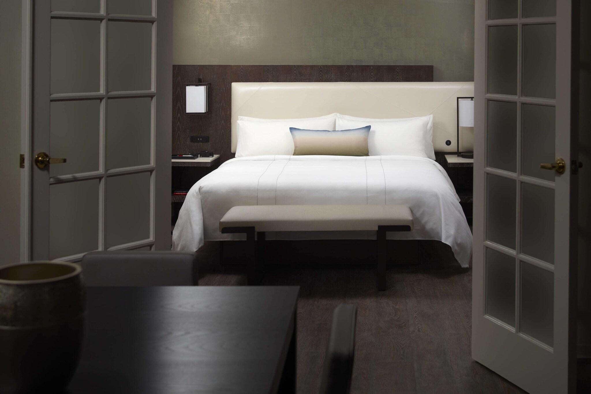 Suite Deluxe King Bed