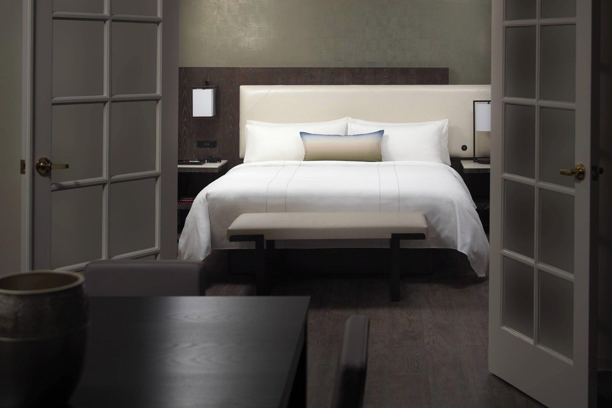 Suite Deluxe King Bed