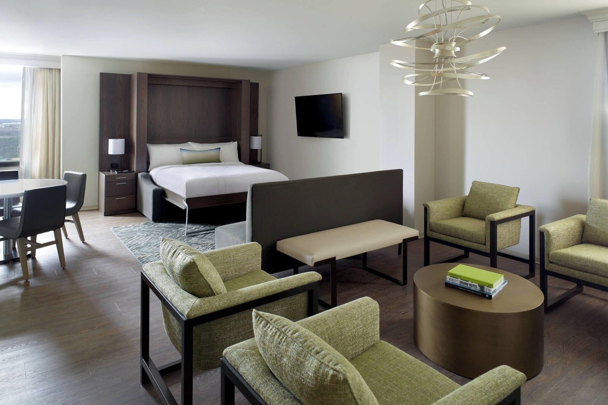 Suite Queen Size Bed