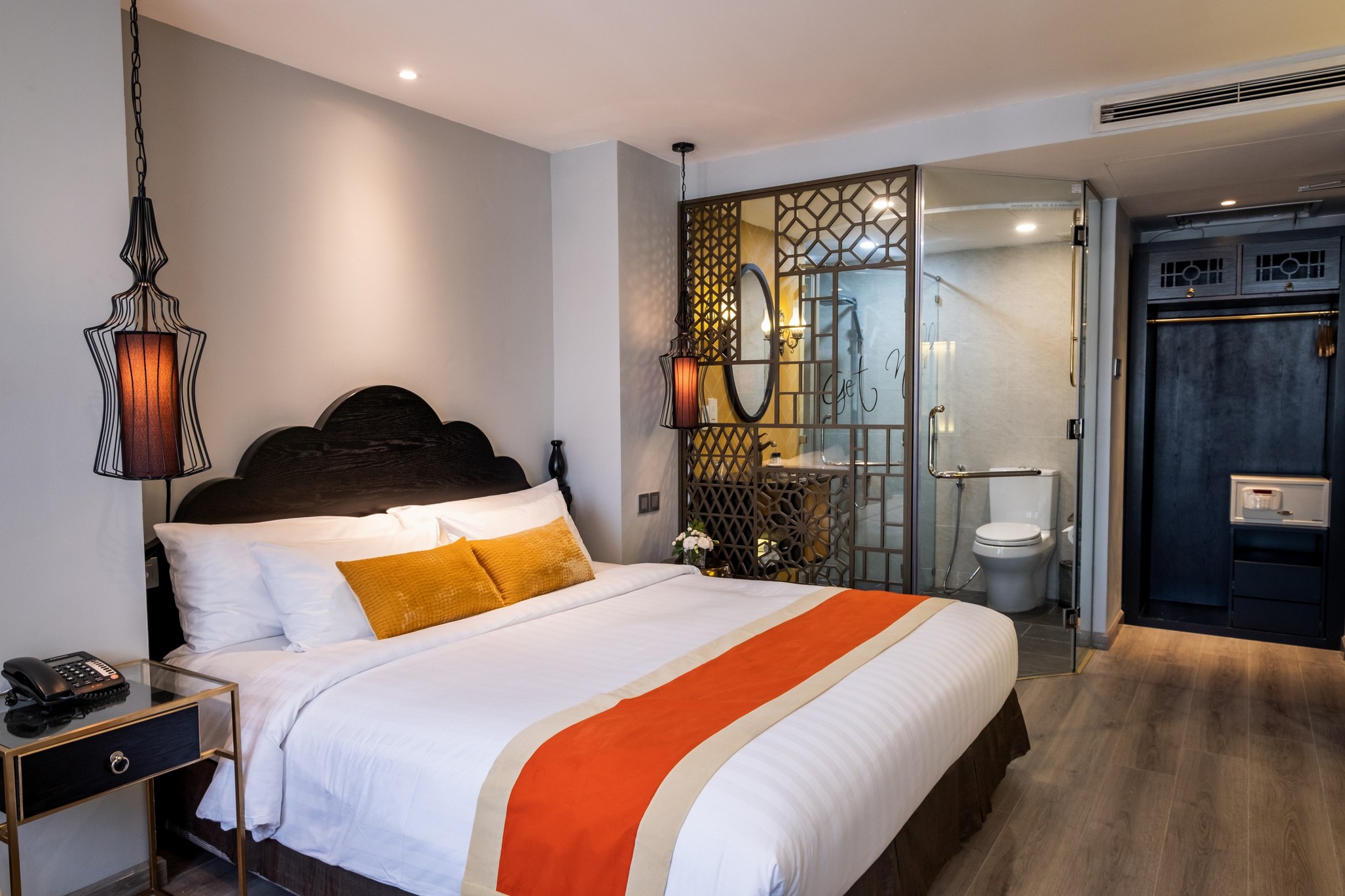 Double Deluxe King Bed