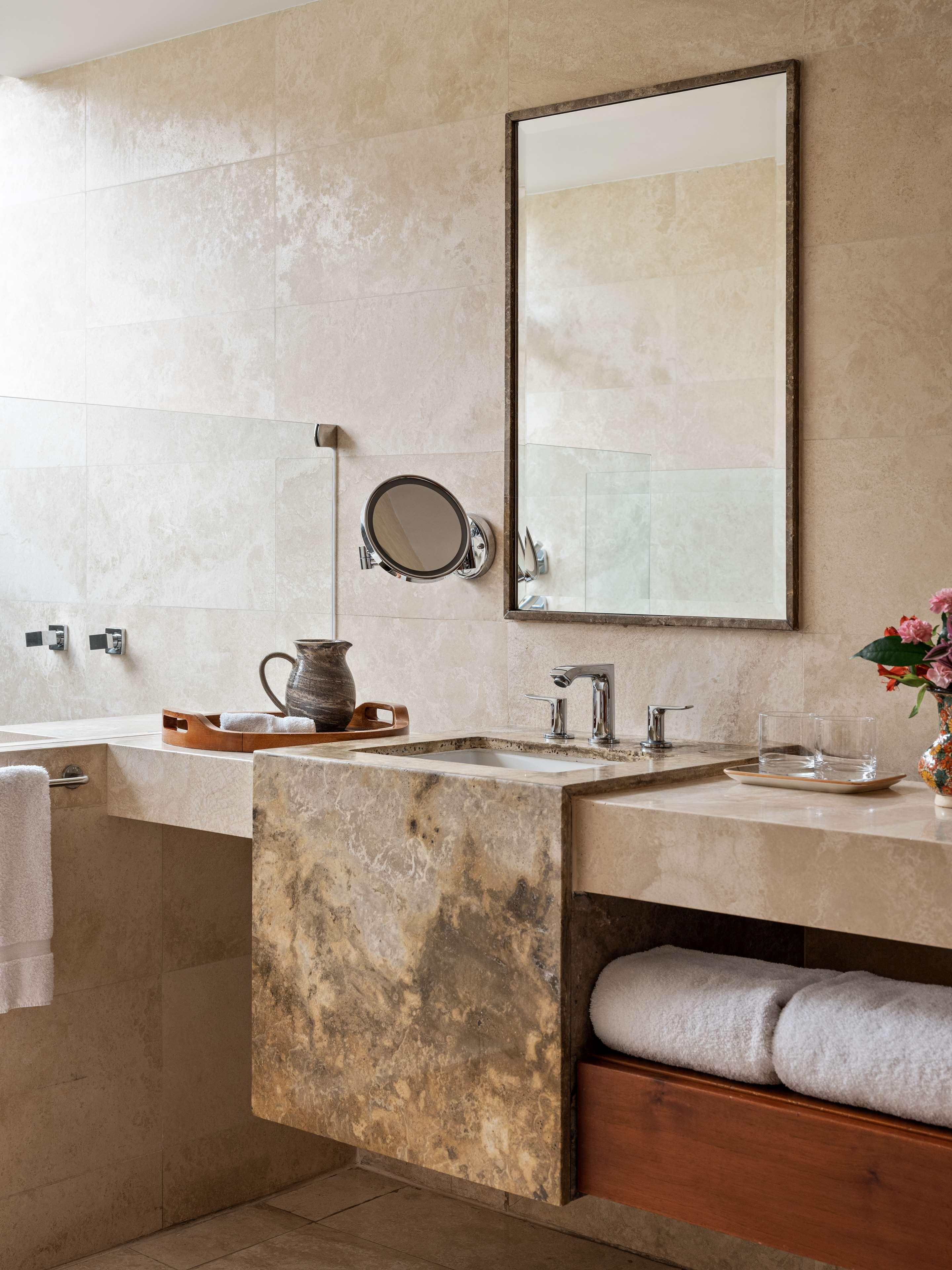 Junior Suite King Size Bed