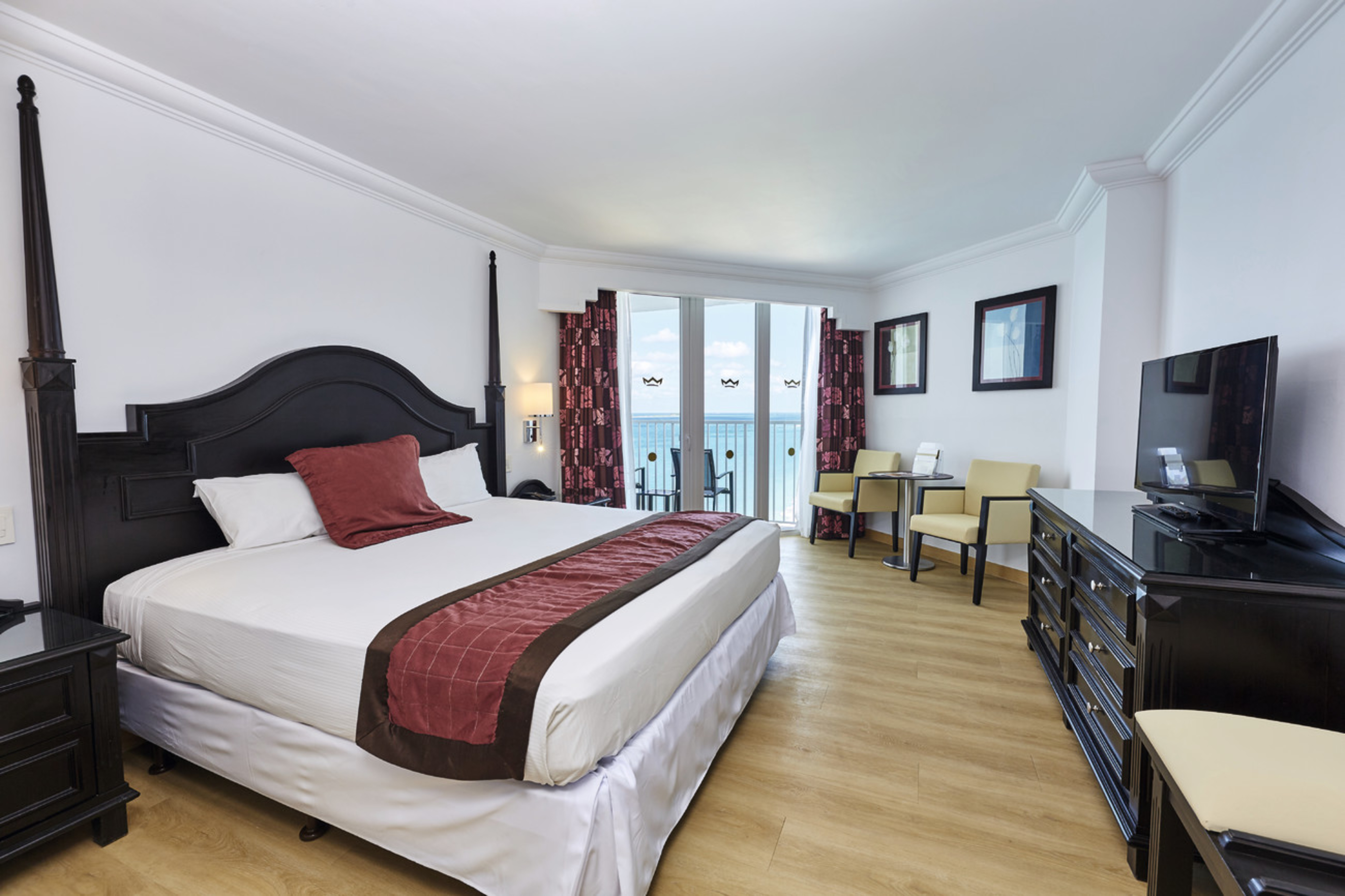 Junior Suite Side Sea View