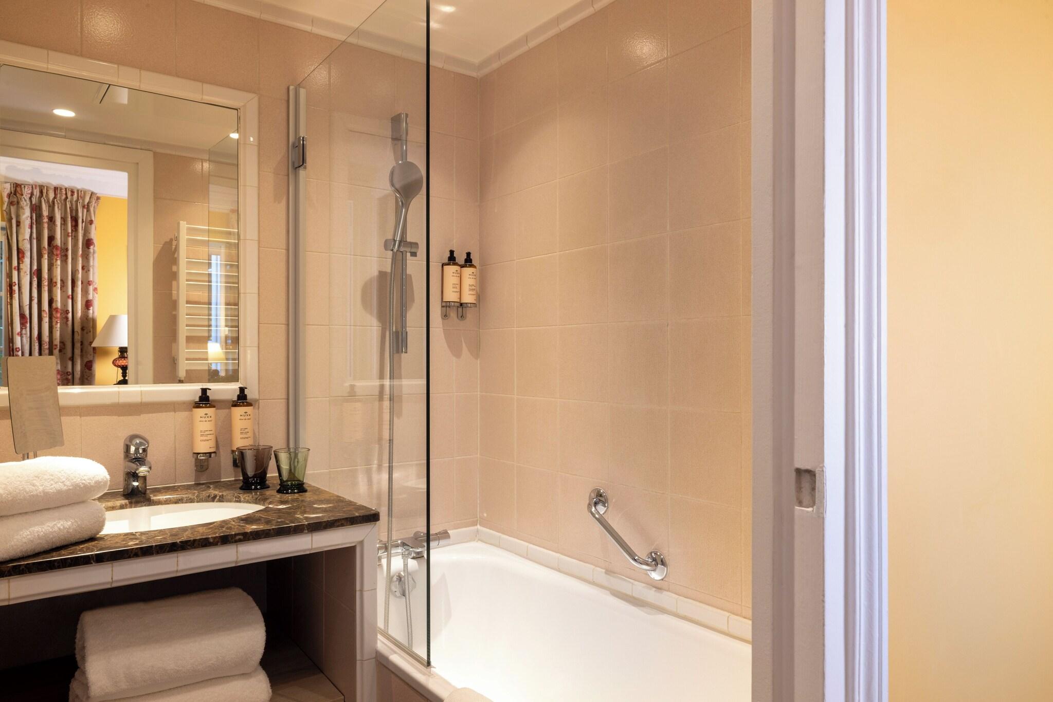 Family Room Connecting Room