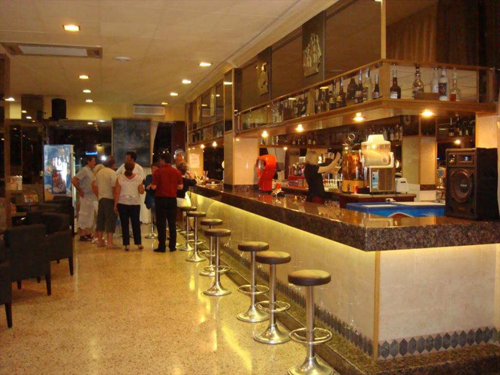 Bar