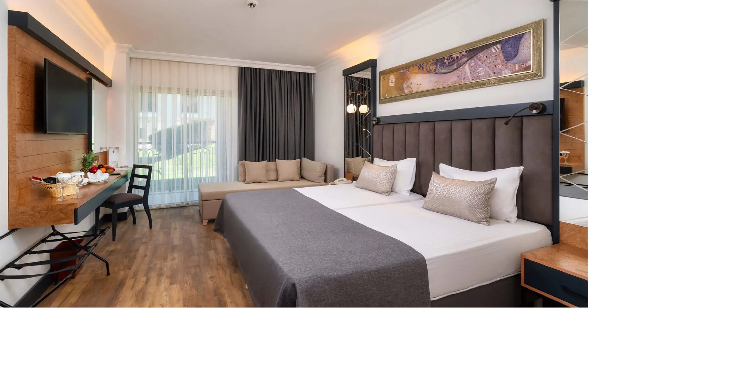 Double or Twin Side Sea View