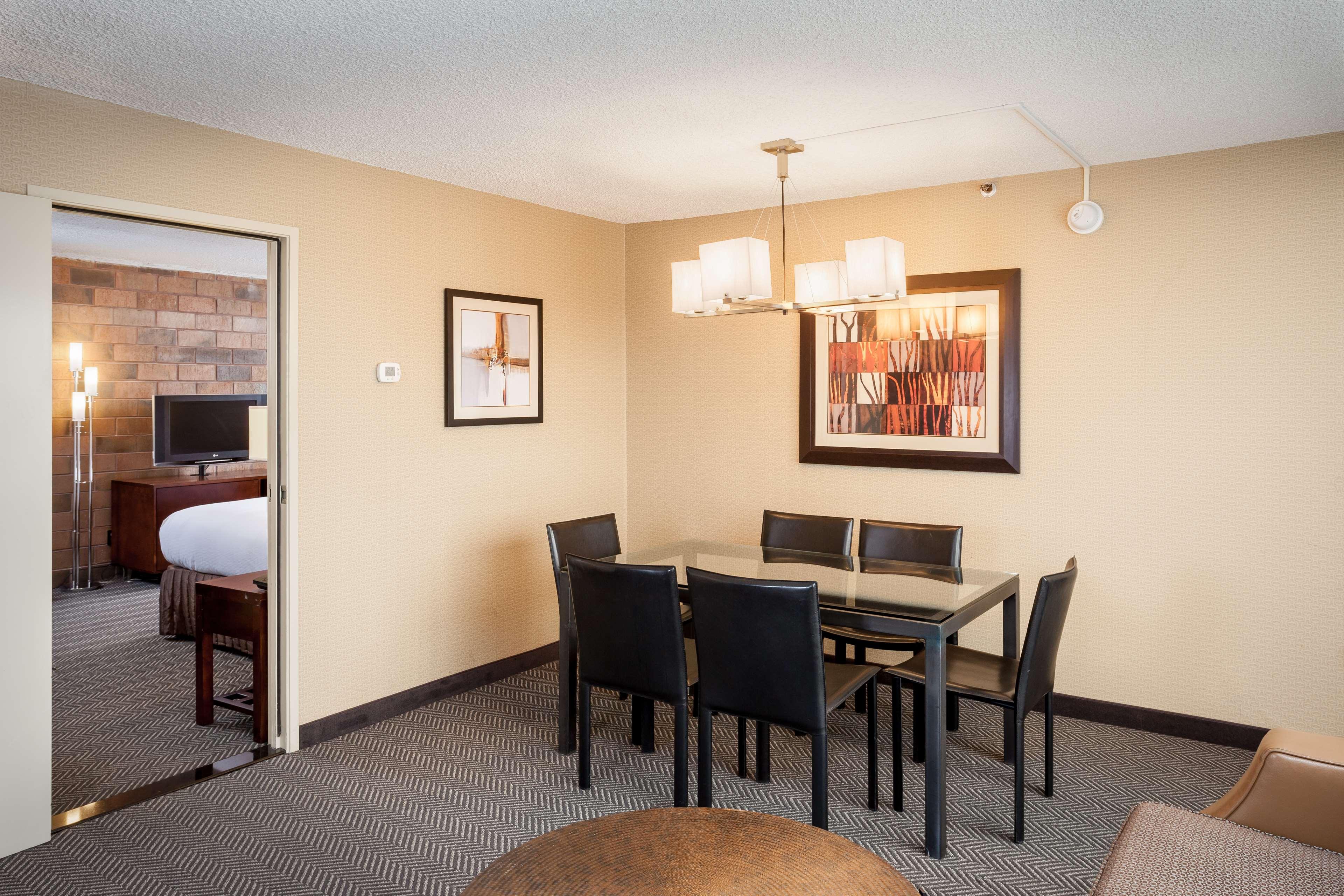 Suite Deluxe King Bed