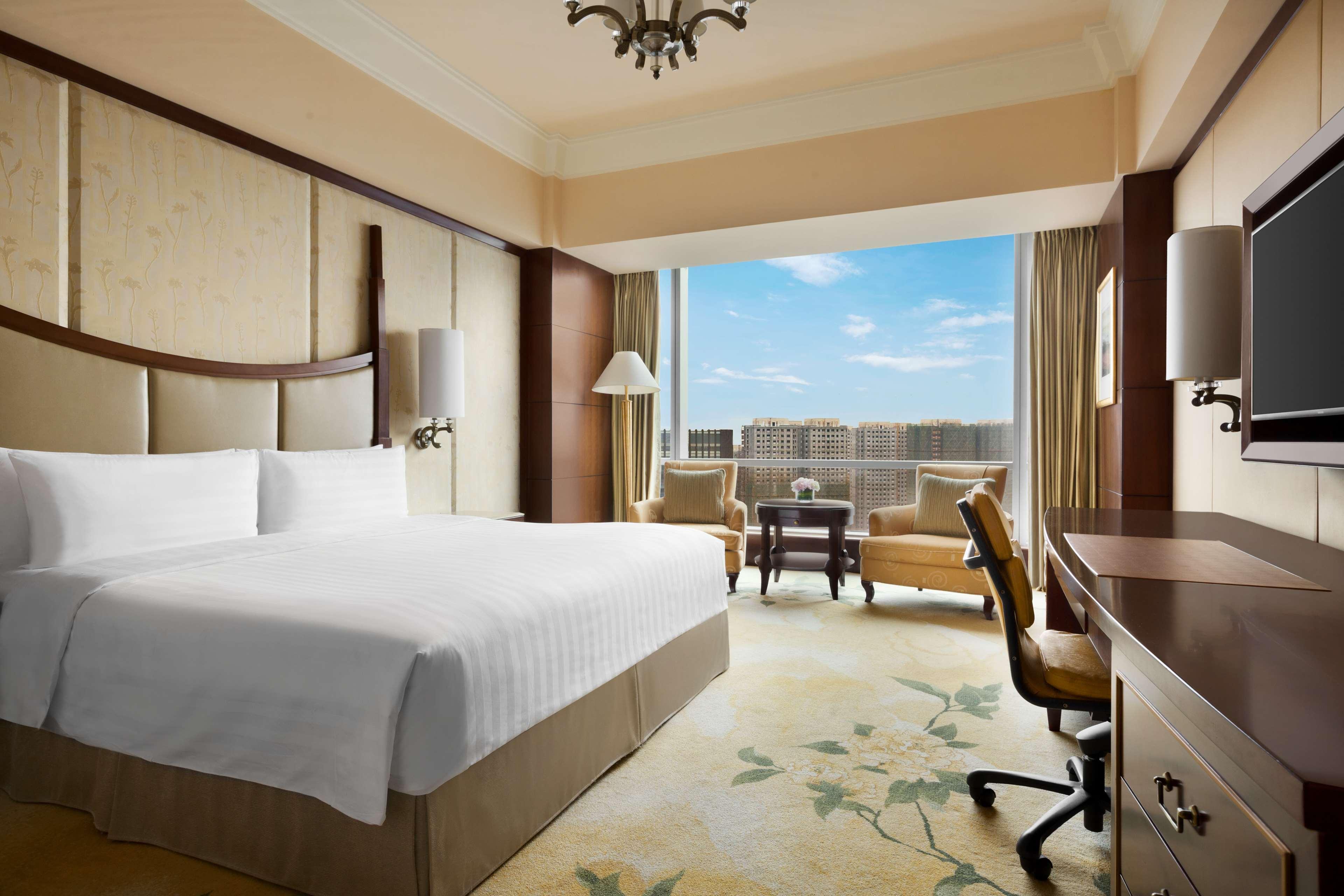 Double Club King Bed