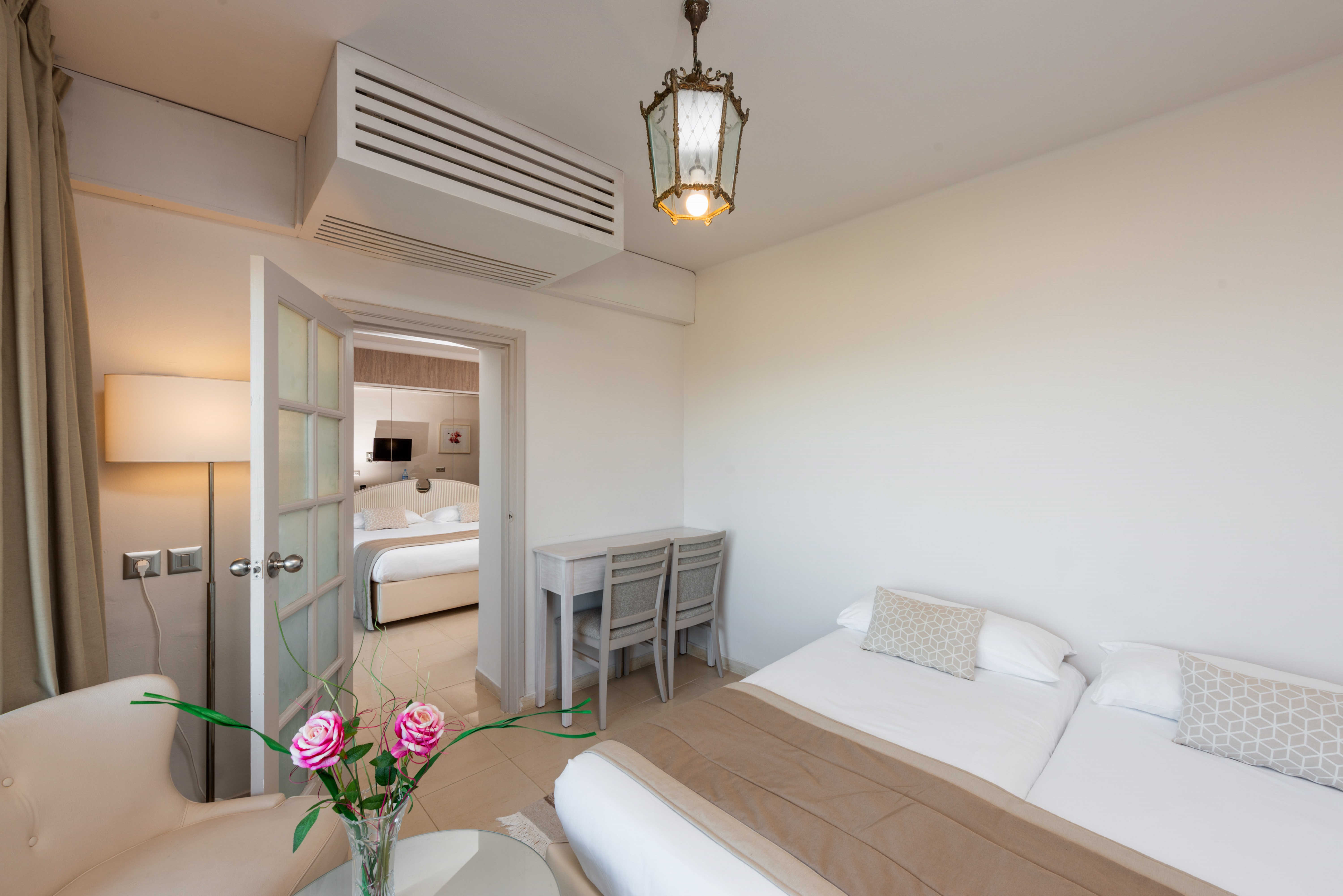 Junior Suite Queen Size Bed