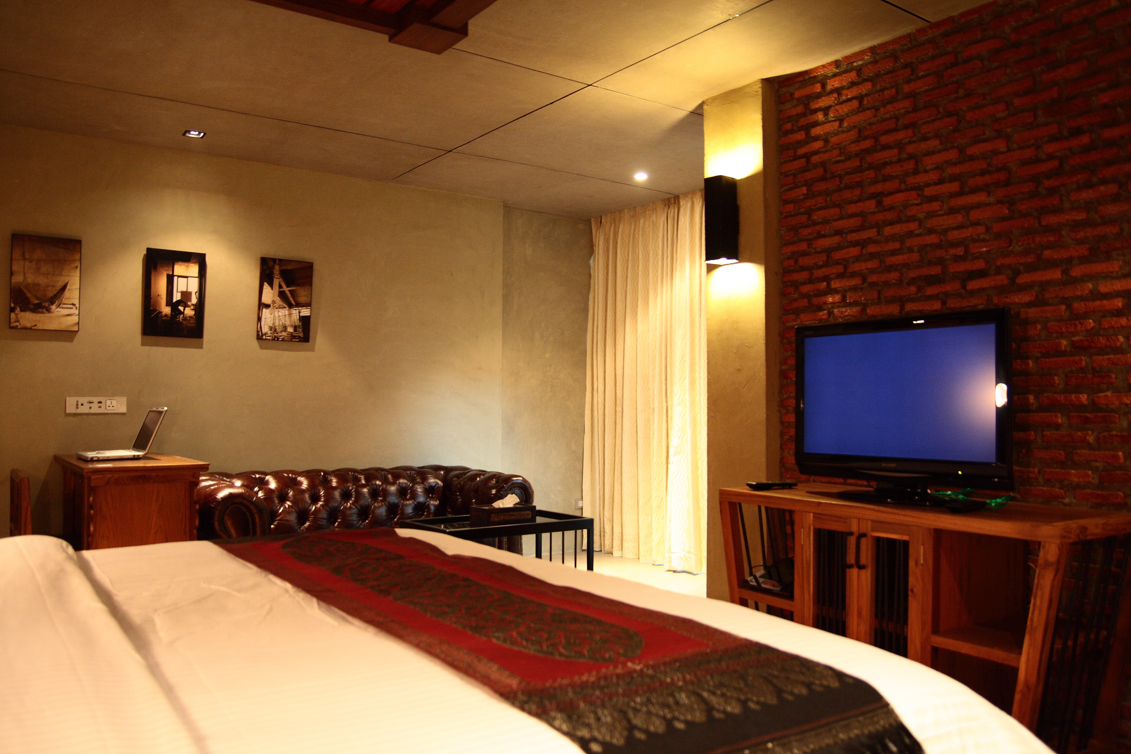 Double or Twin Deluxe