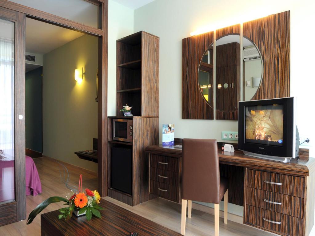 Family Room Capacity 3