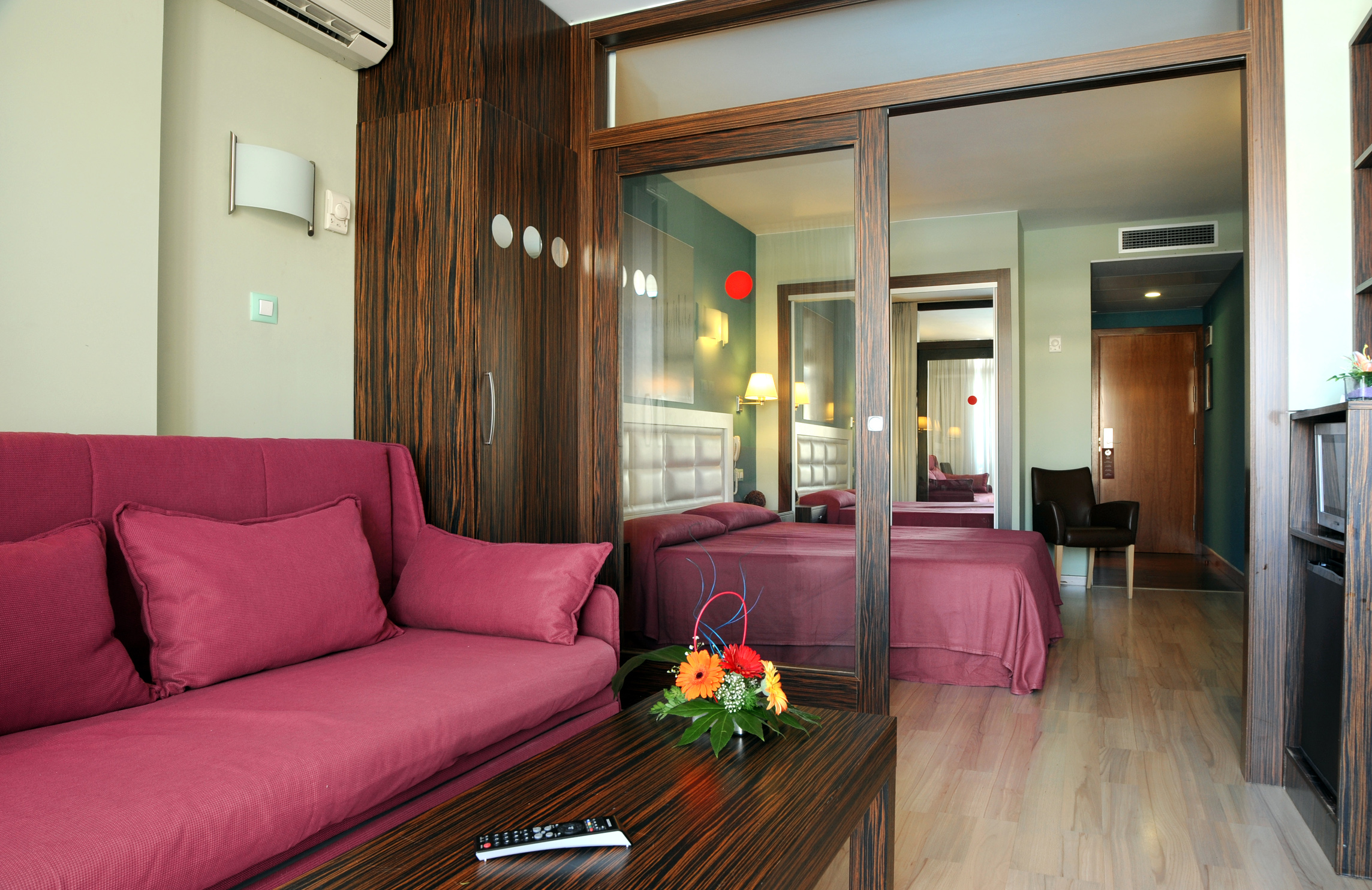 Family Room Capacity 2