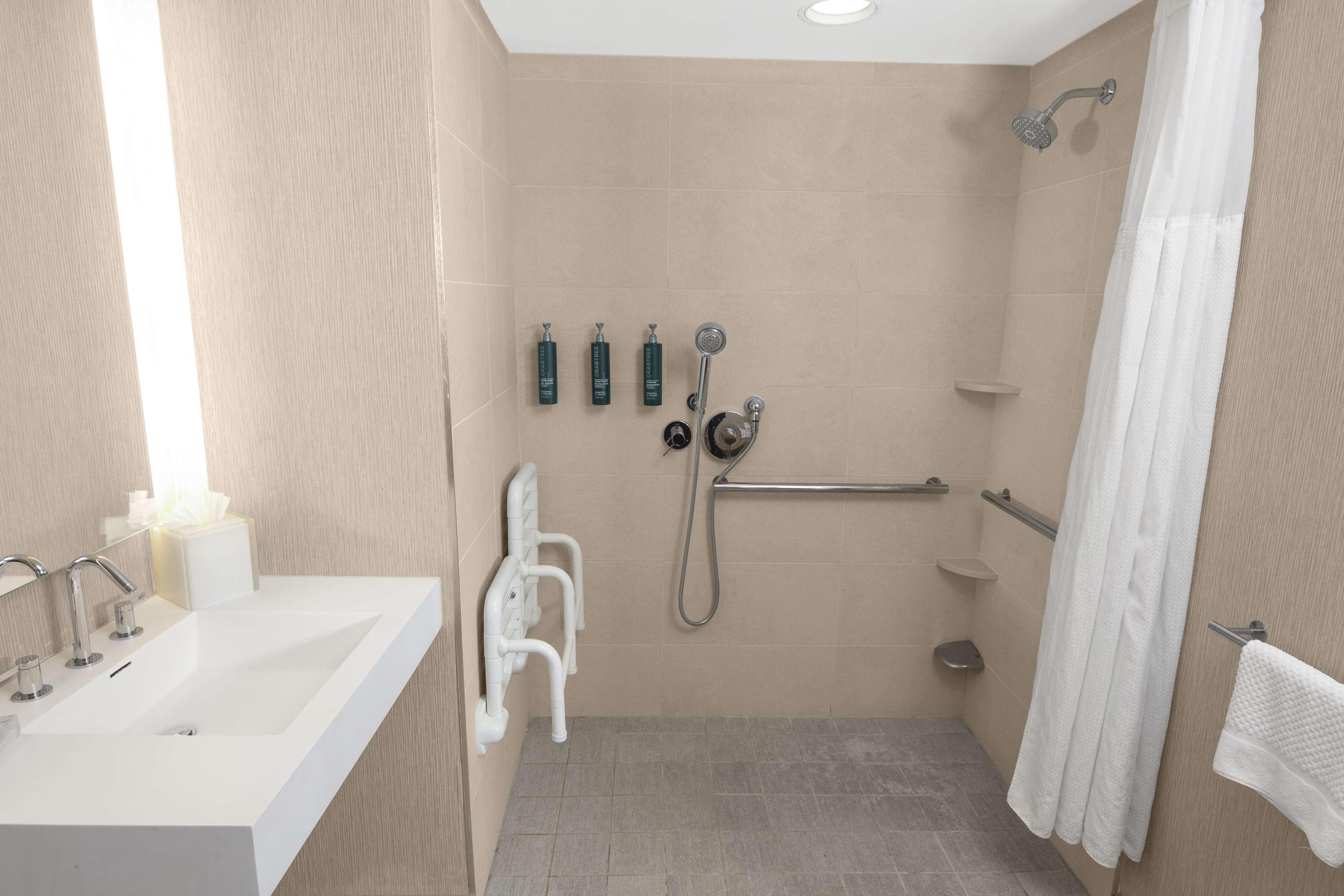 Junior Suite Accessible