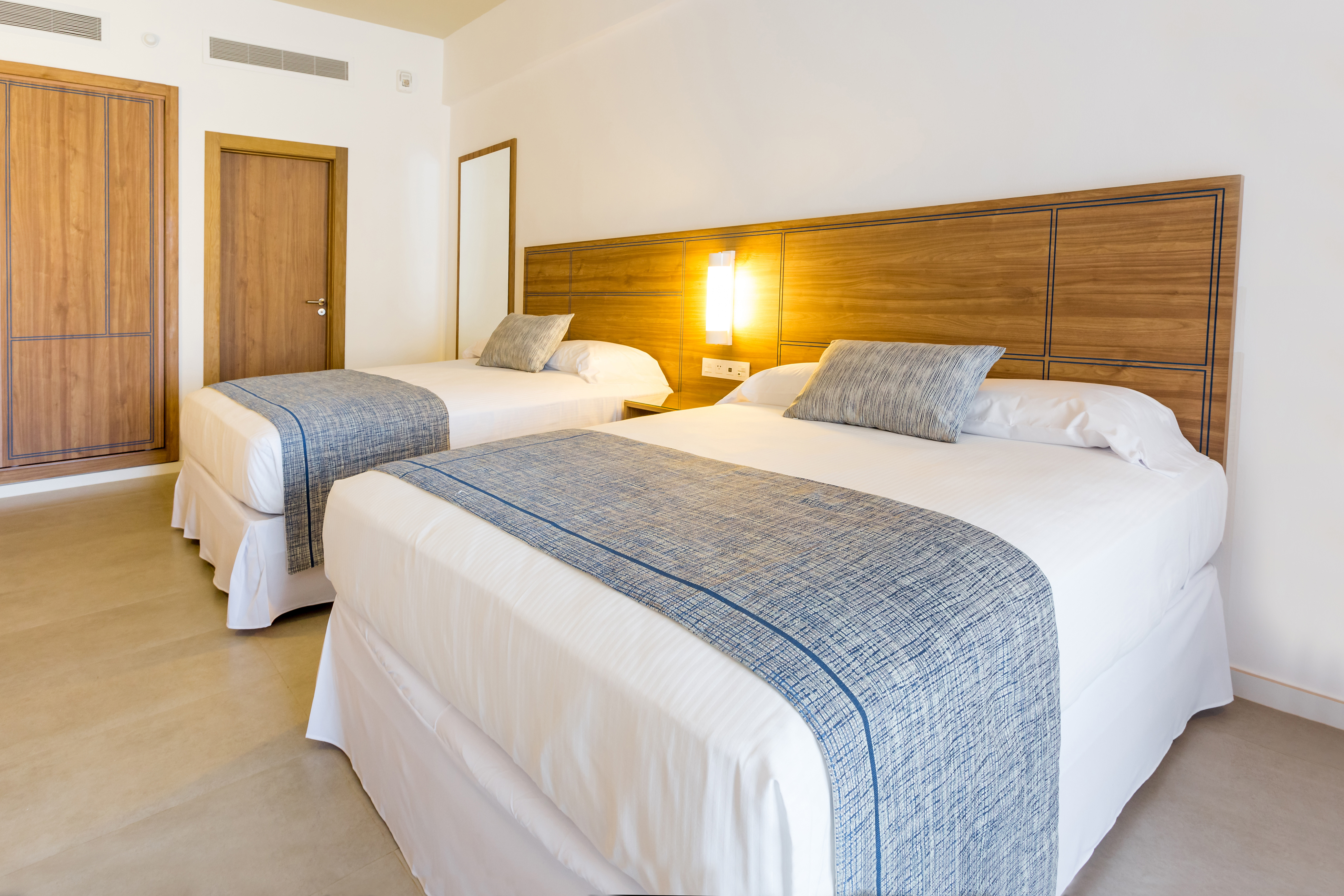 Family Room Superior Garden View