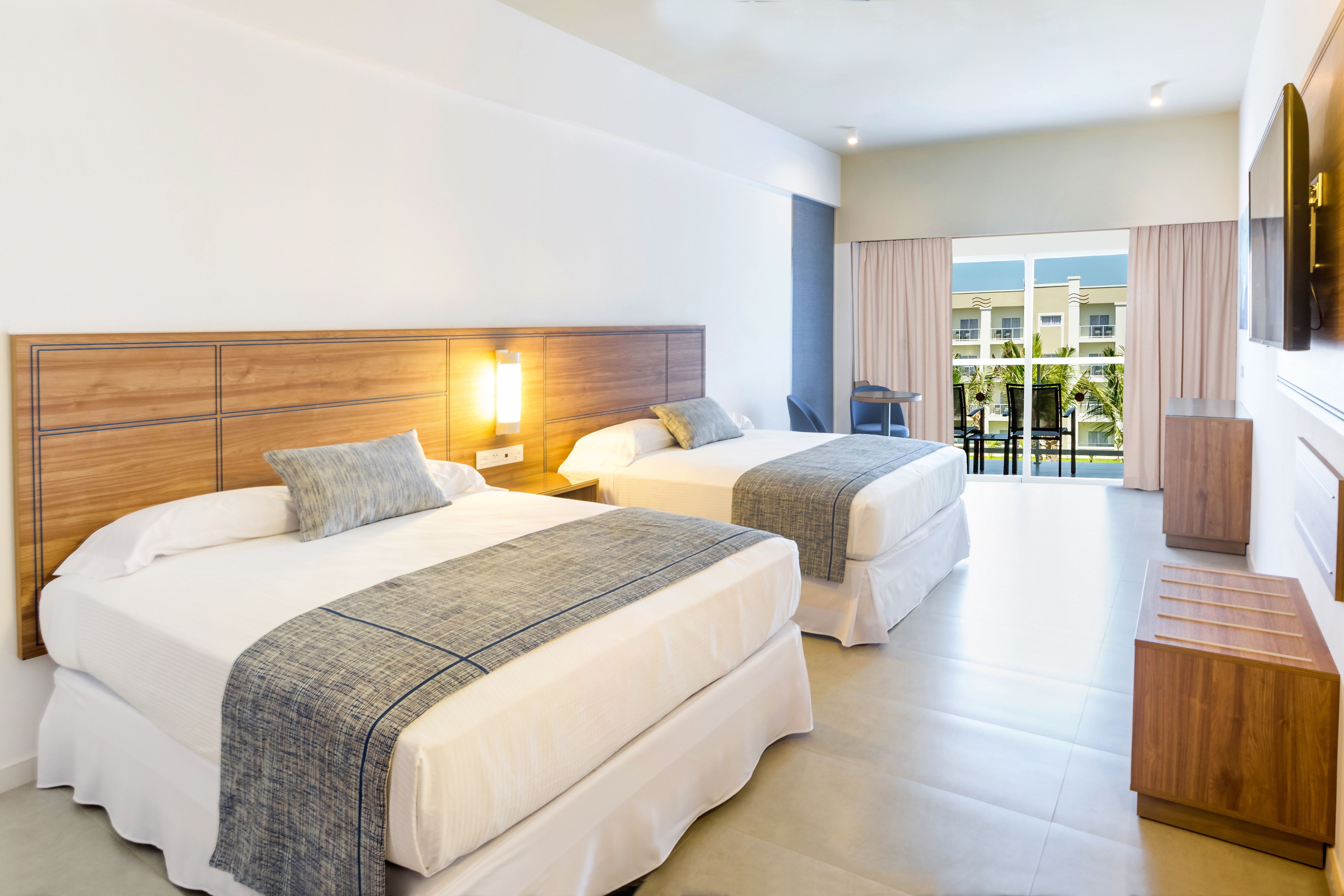 Family Room Superior Garden View