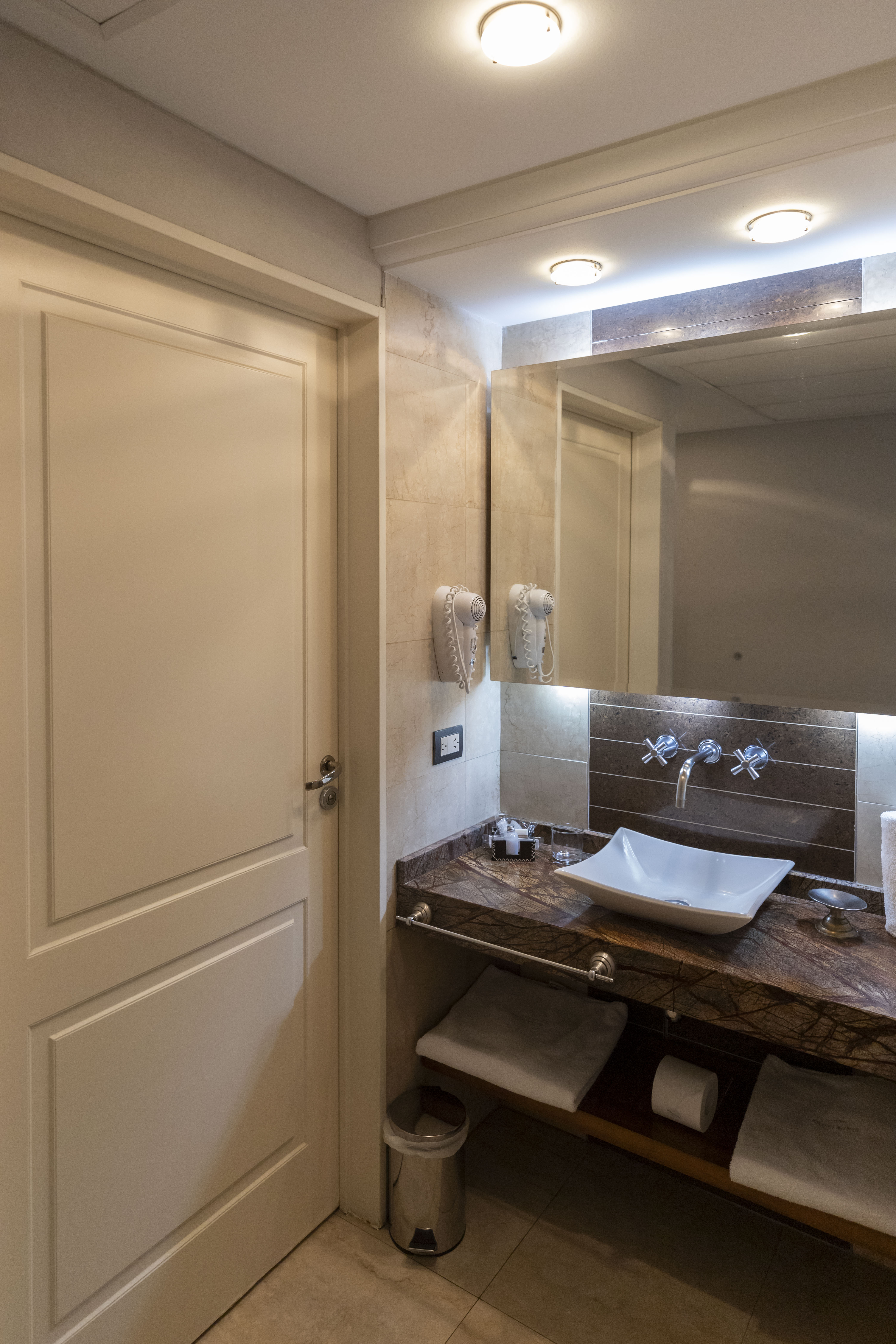 Room Deluxe Two Double Beds