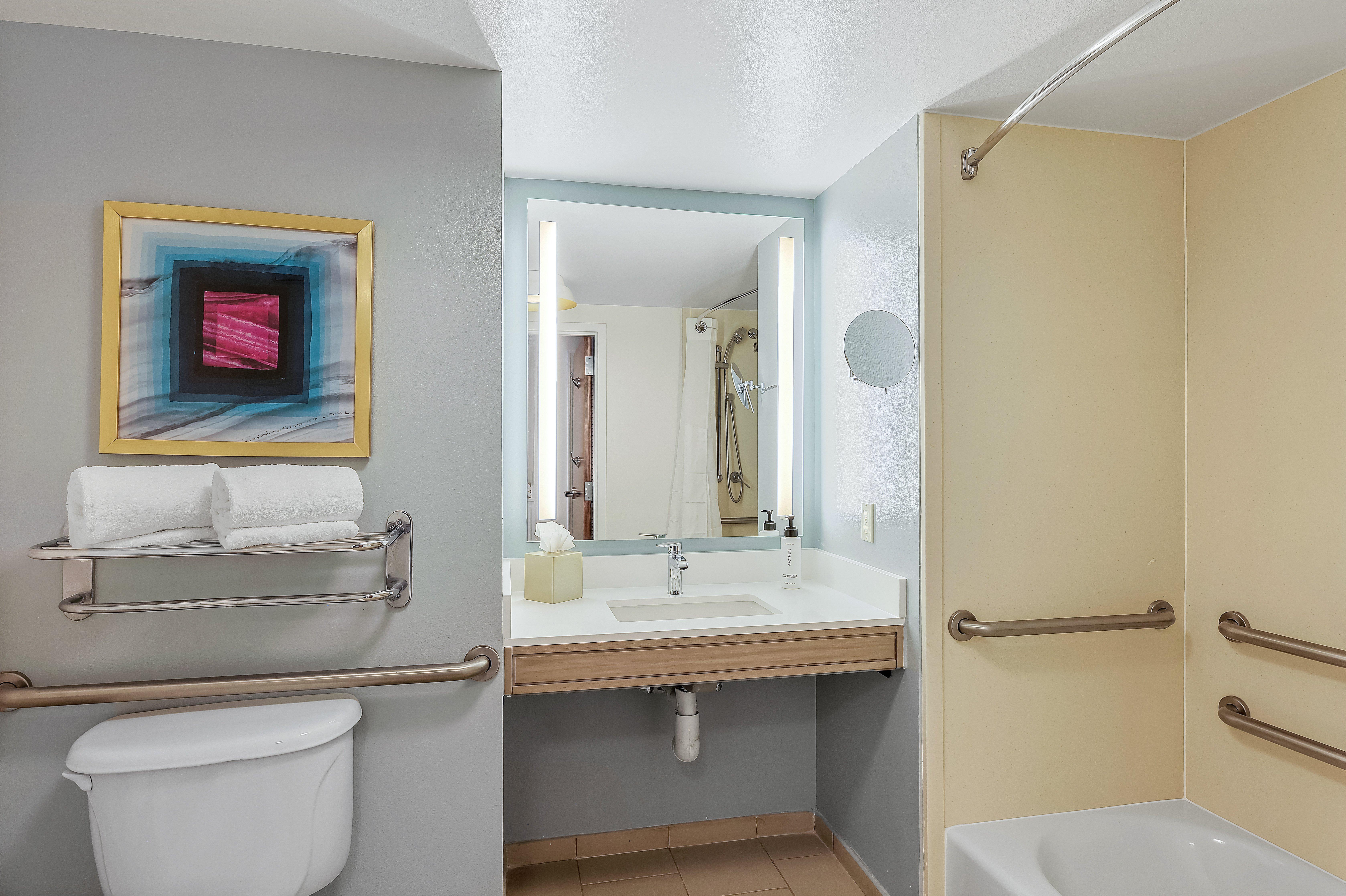 Quadruple Accessible-two Queen Beds