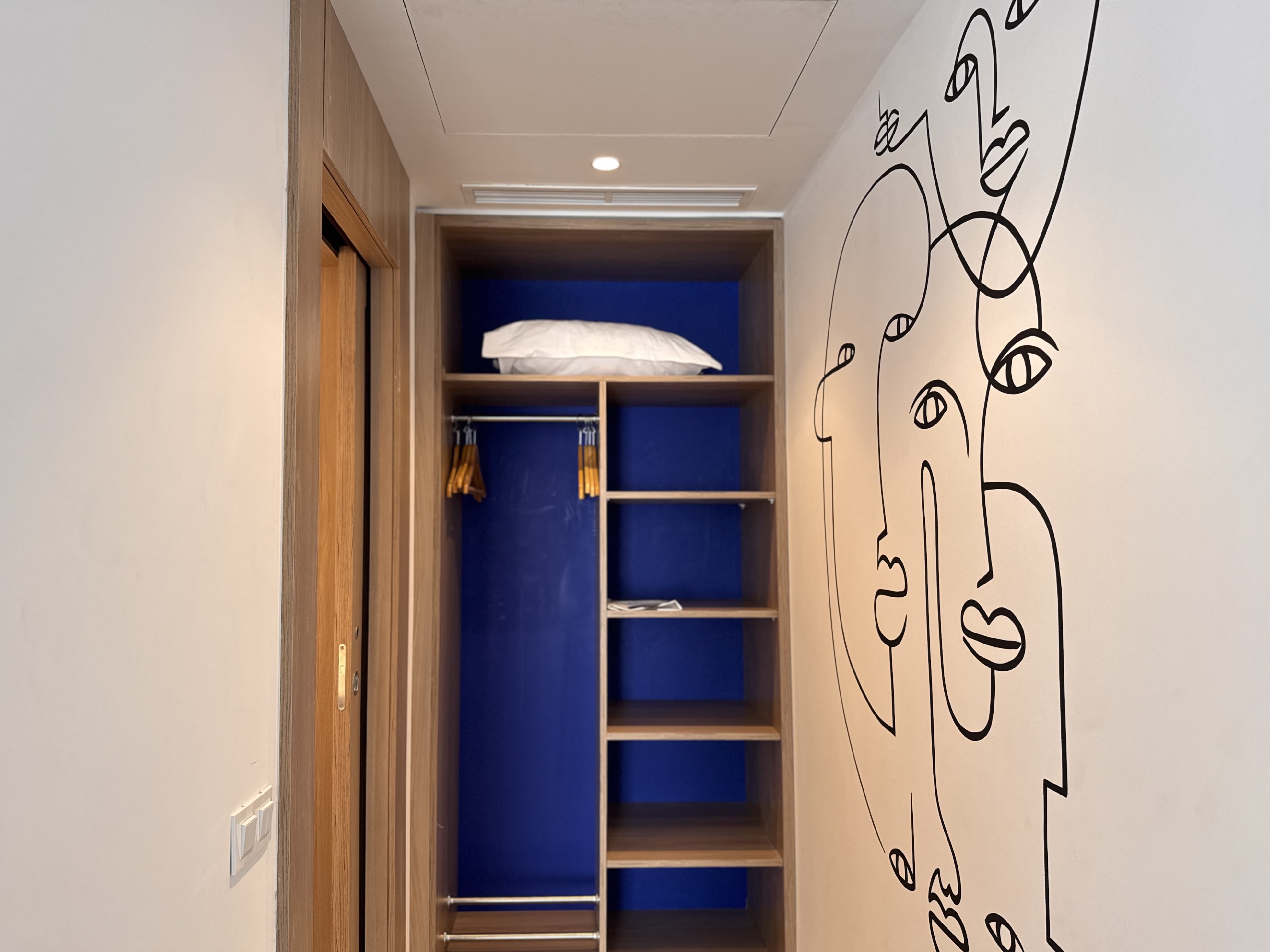 Family Room Female Room