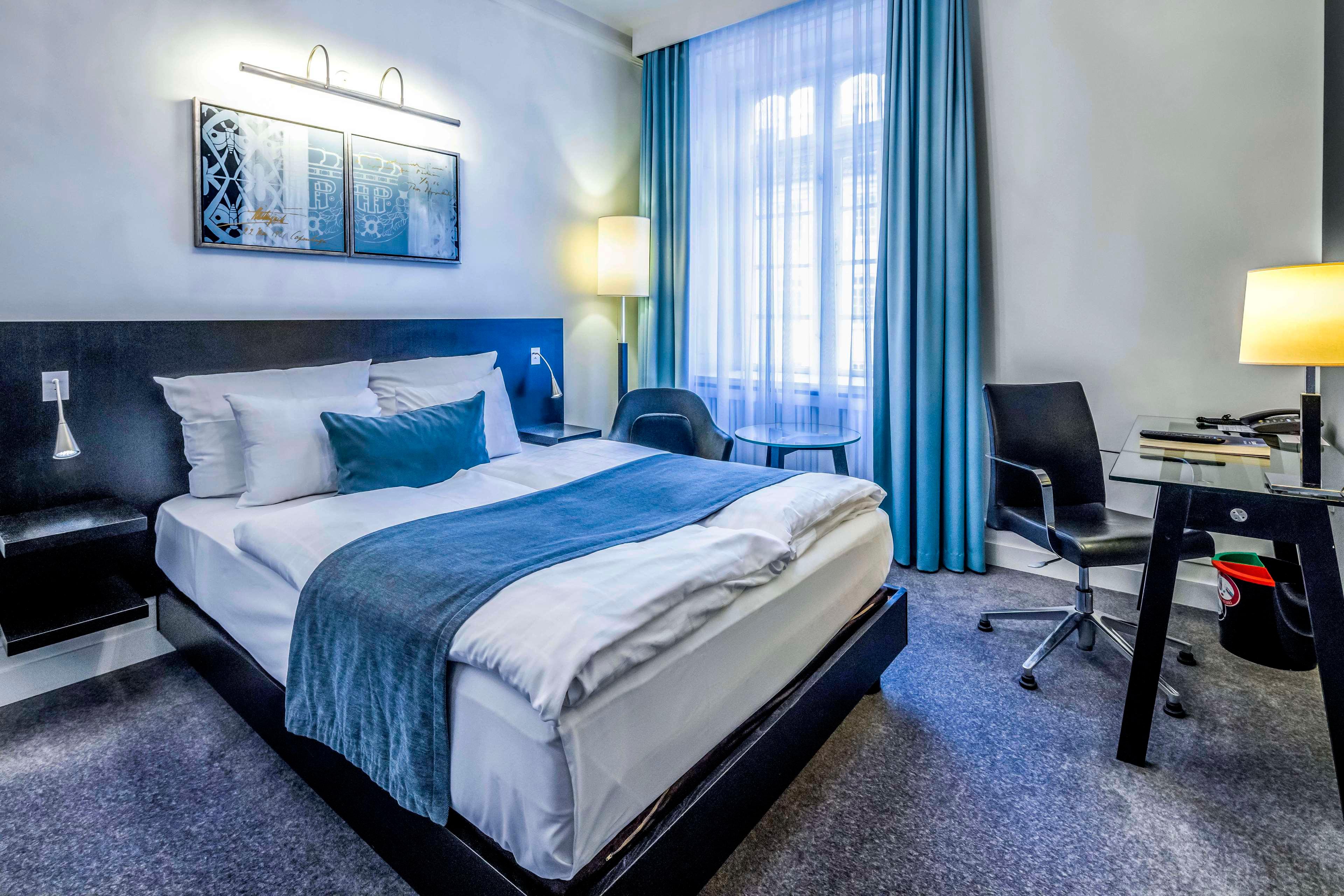 Double Single Economy