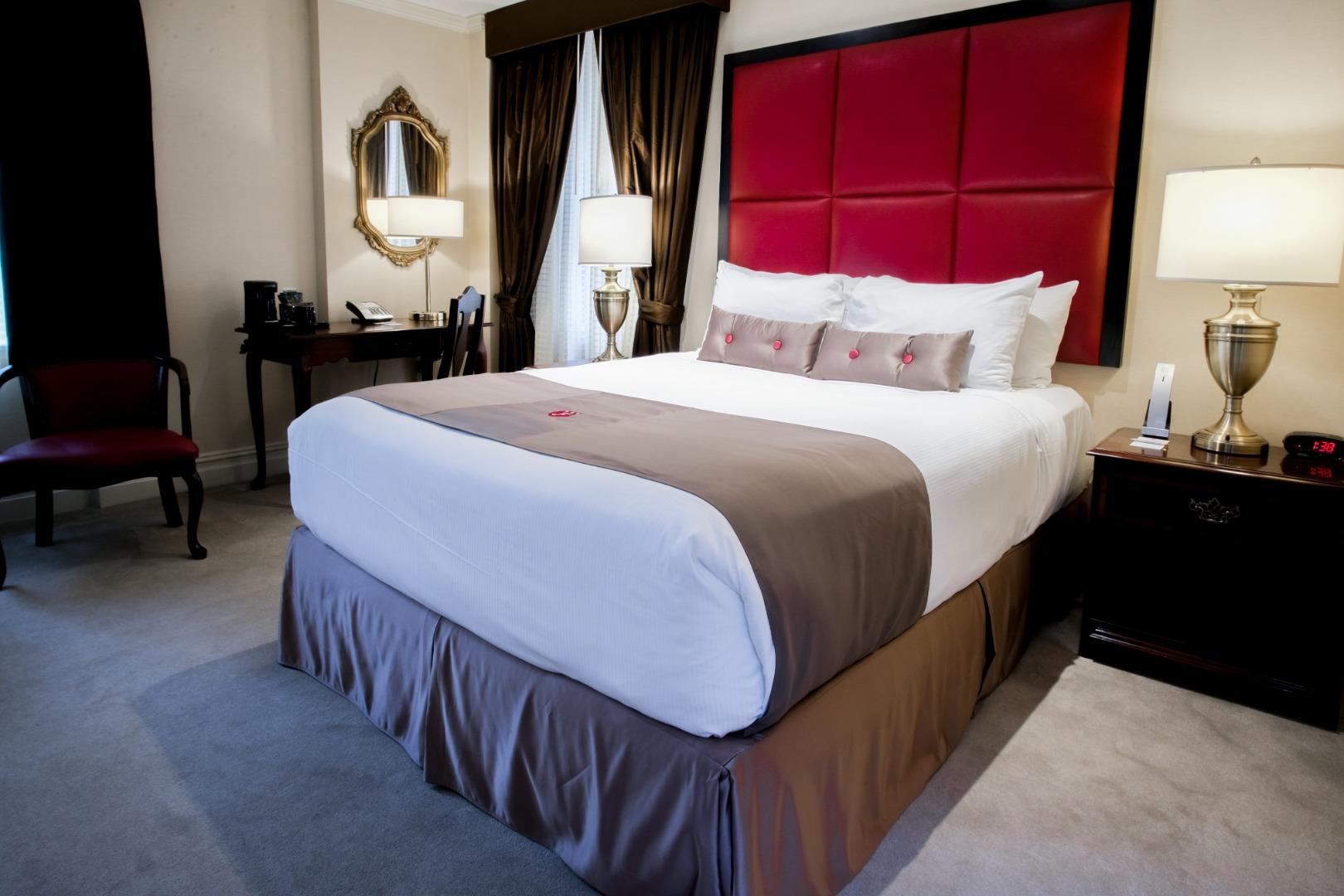 Double Deluxe Queen Bed