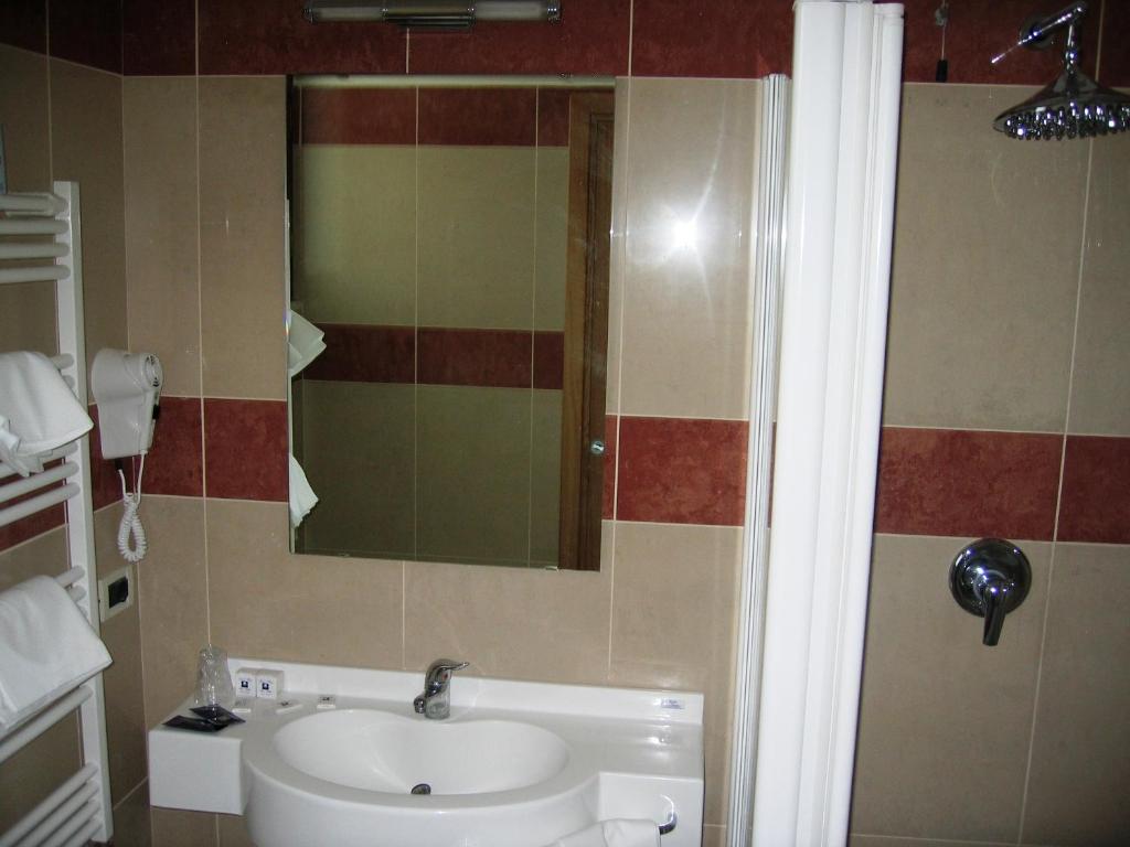 Double or Twin Economy