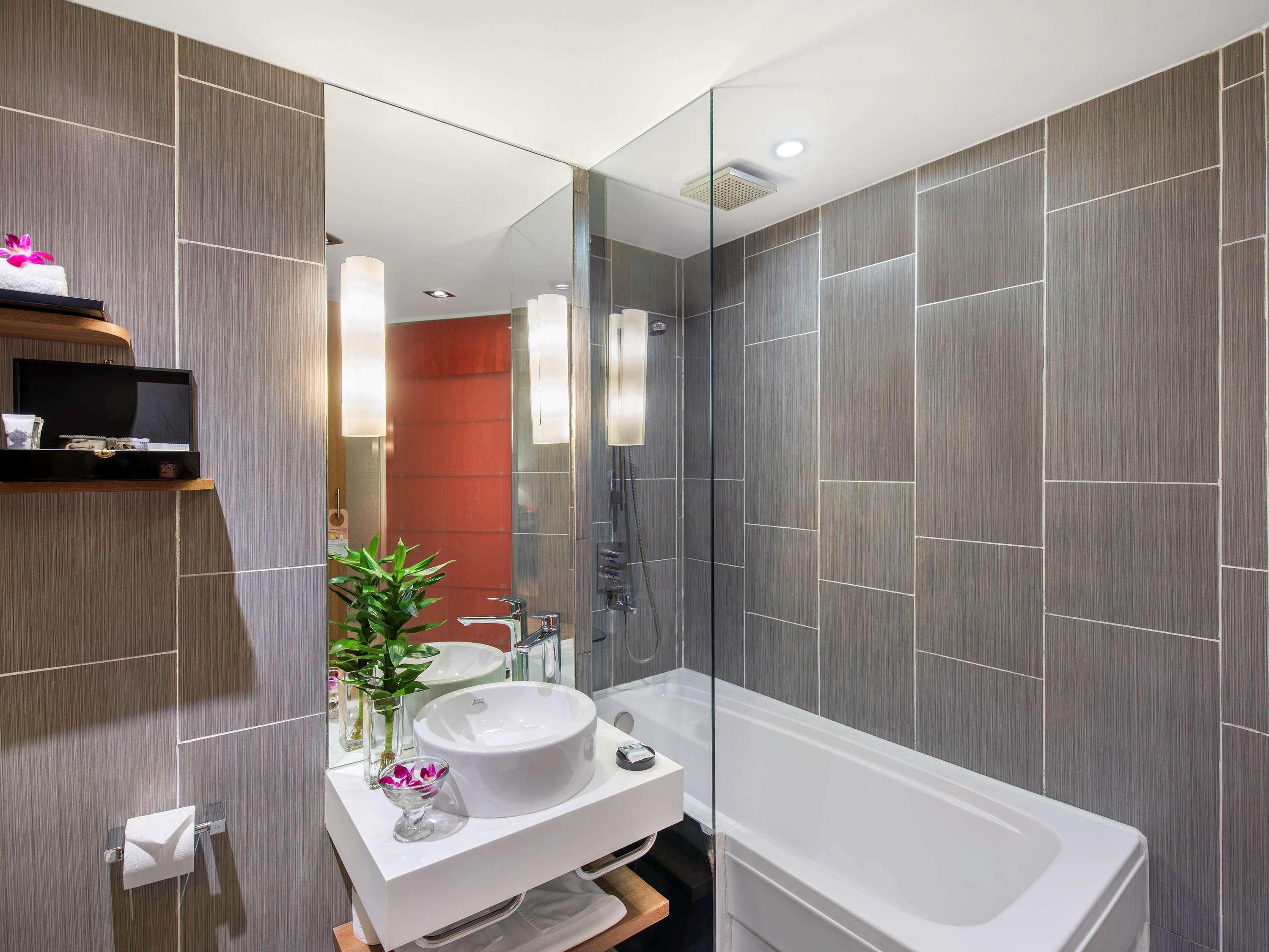 Double Deluxe Queen Bed