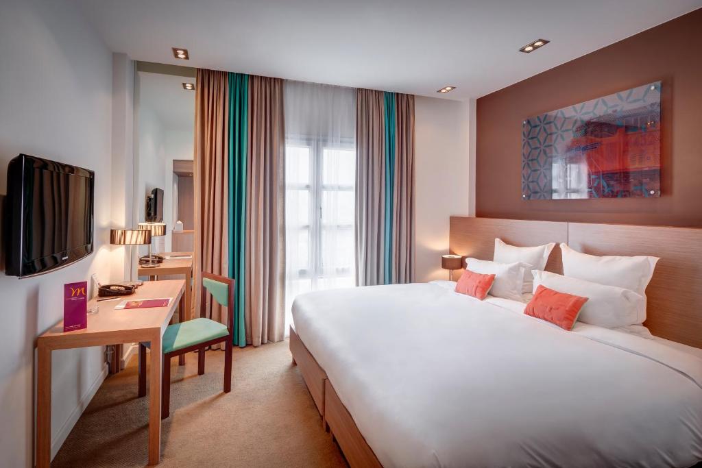 Double Queen Size Bed