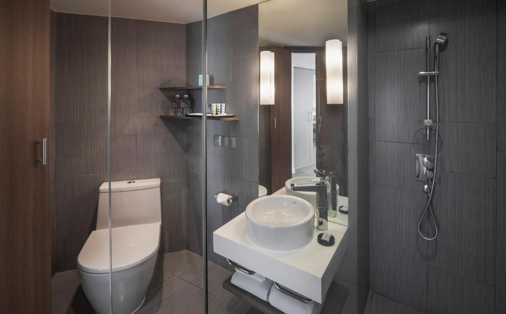 Double Queen Size Bed