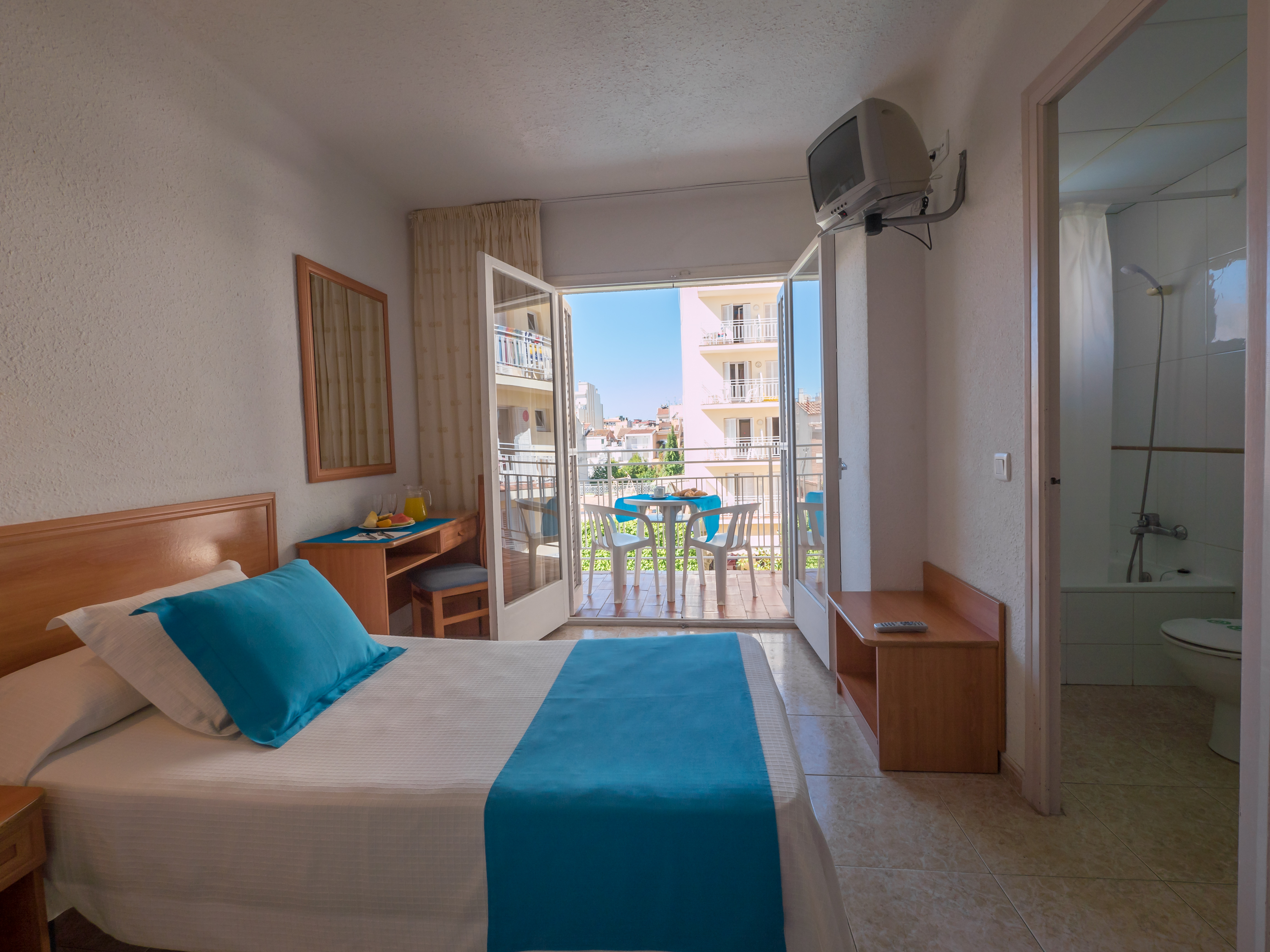 Double or Twin Standard