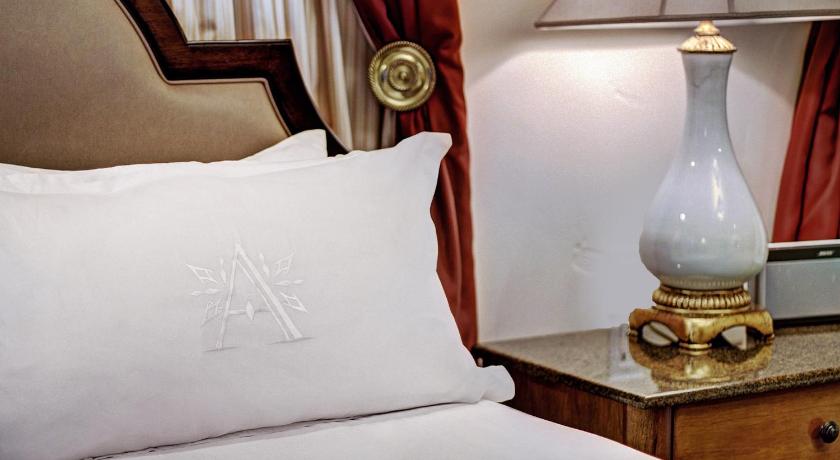 Double Premier Queen Bed