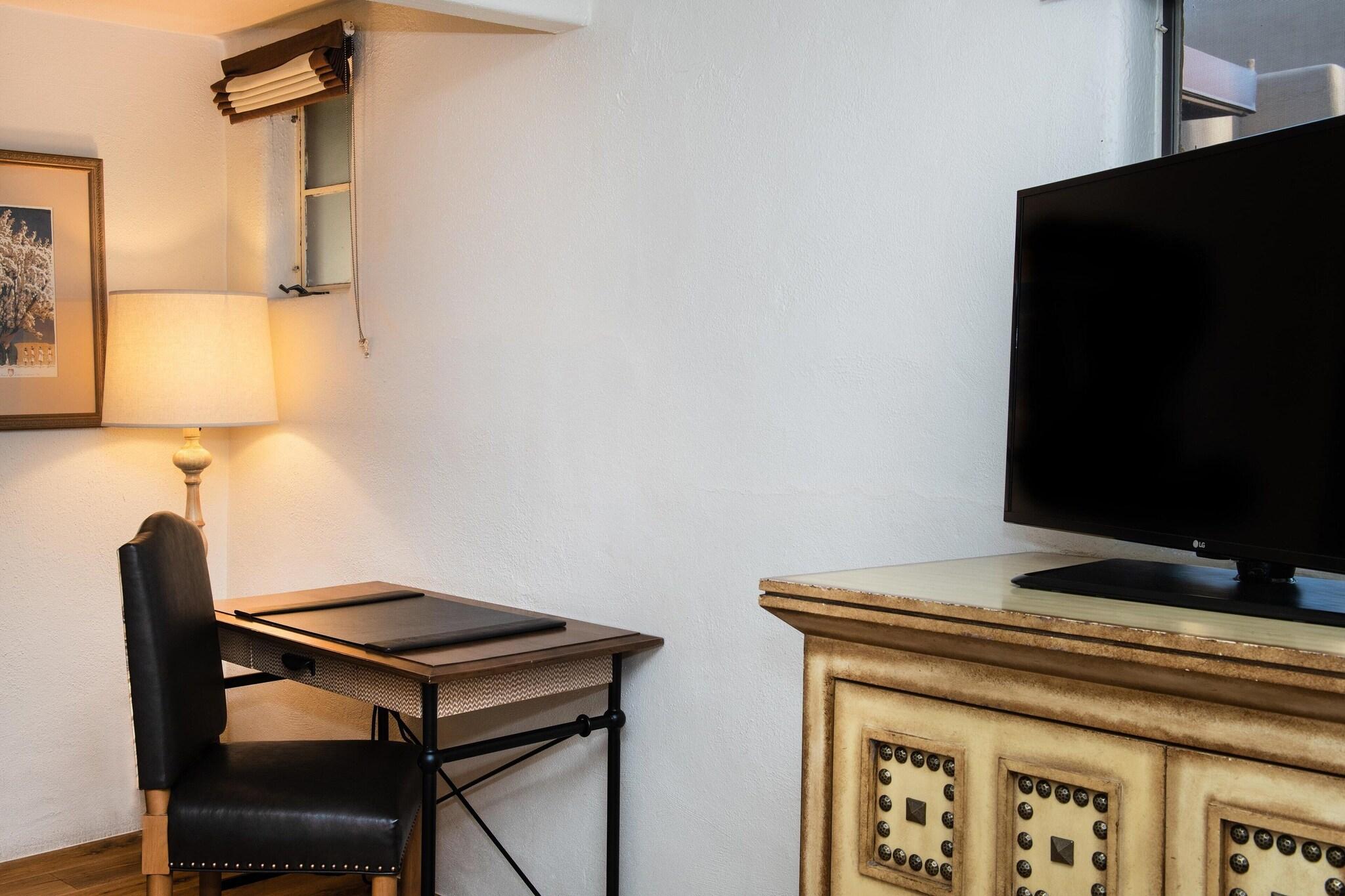 Studio Queen Size Bed