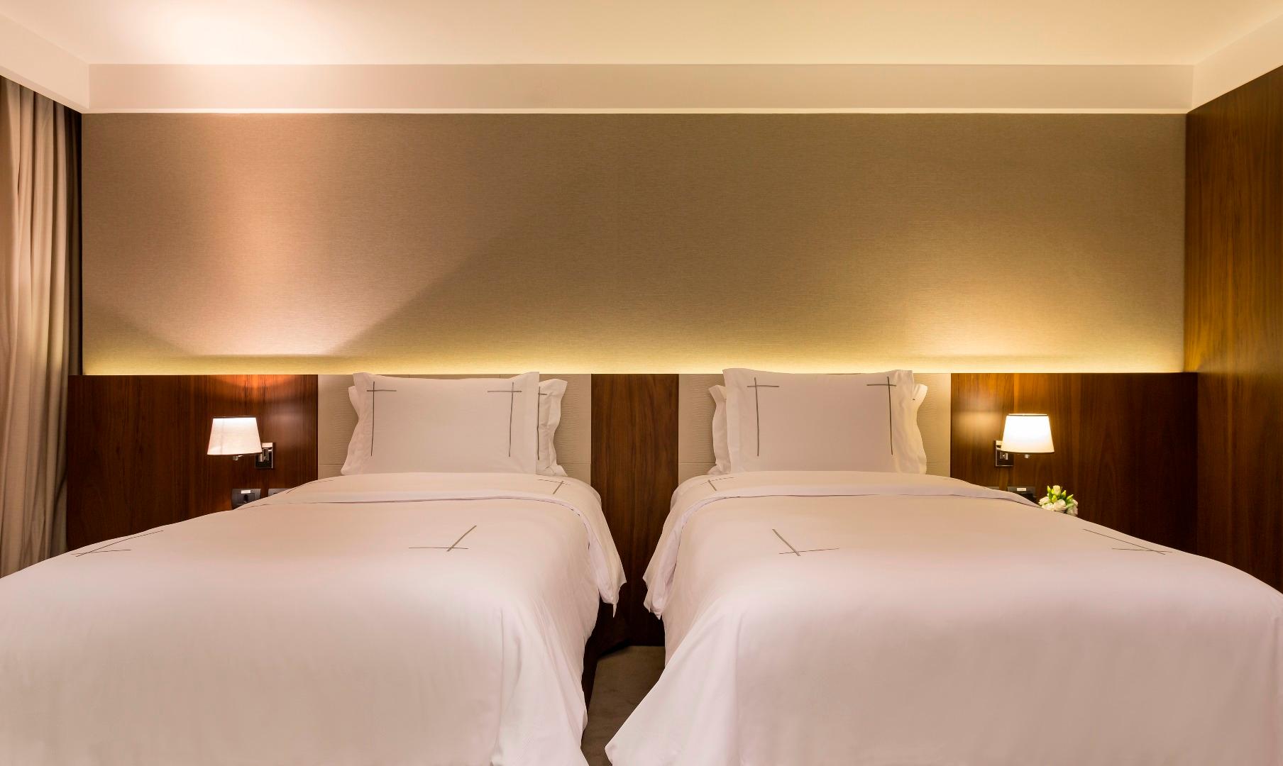 Twin Deluxe City View